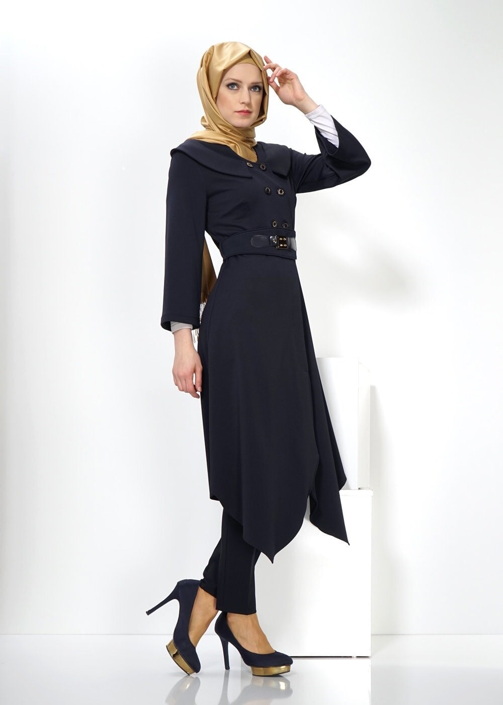 Tesettür giyim LACİVERT ASİMETRİK KESİM DÜĞMELİ TUNİK 4453  