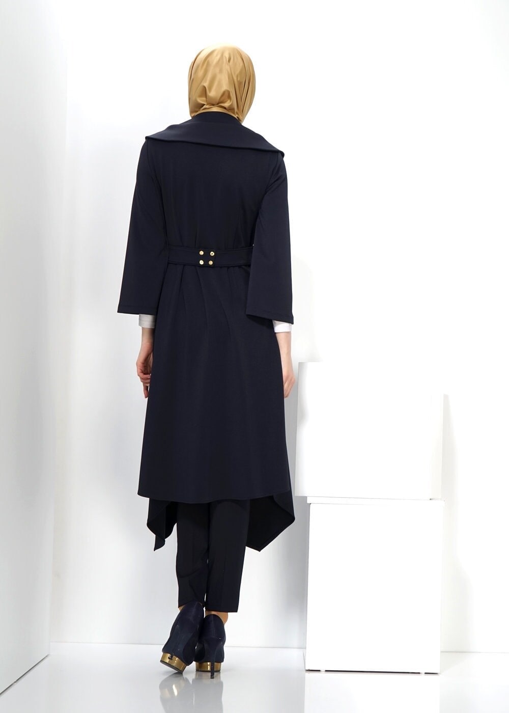 Tesettür giyim LACİVERT ASİMETRİK KESİM DÜĞMELİ TUNİK 4453  