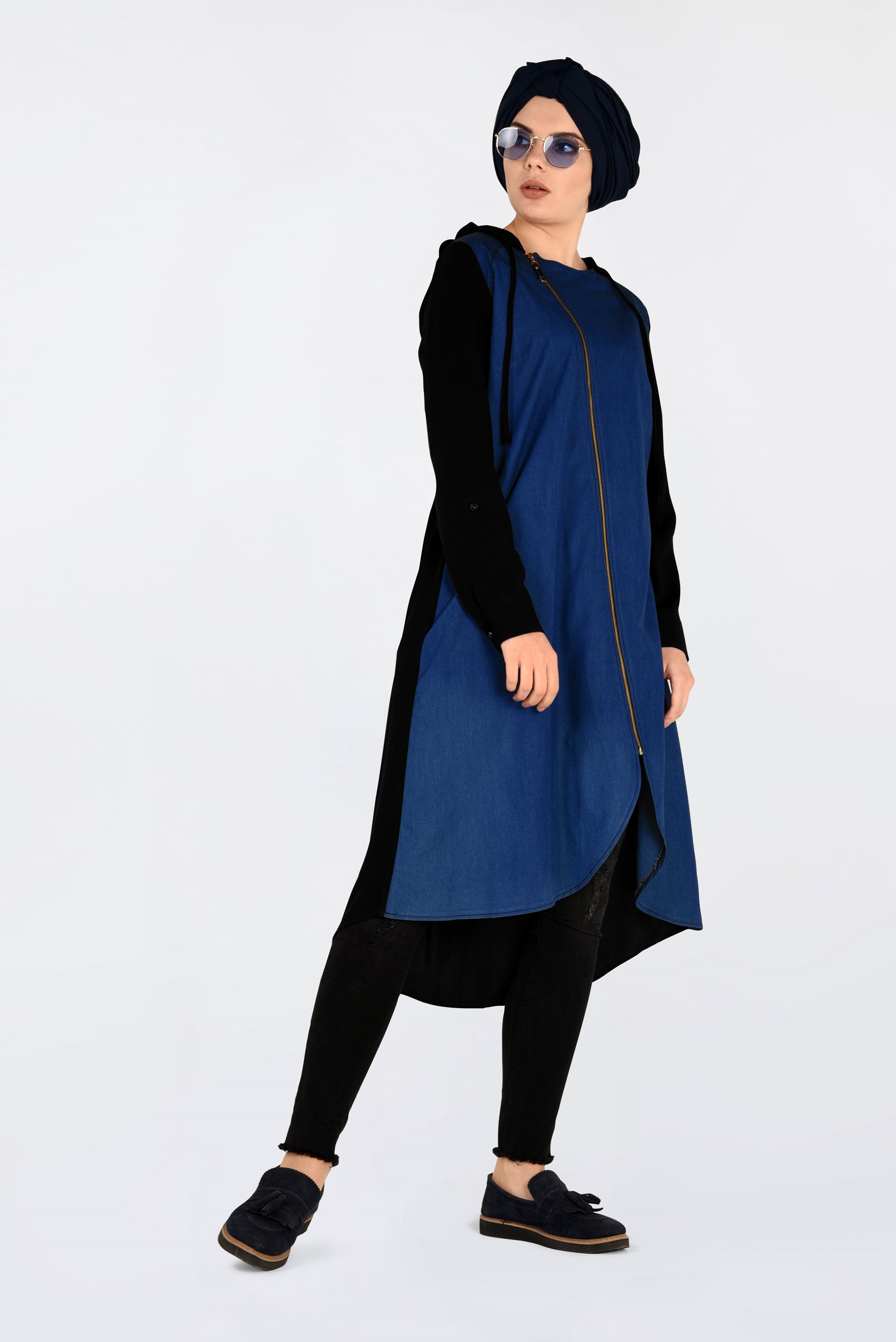 Tesettür giyim SİYAH KAPÜŞONLU FERMUARLI TUNİK 4456 