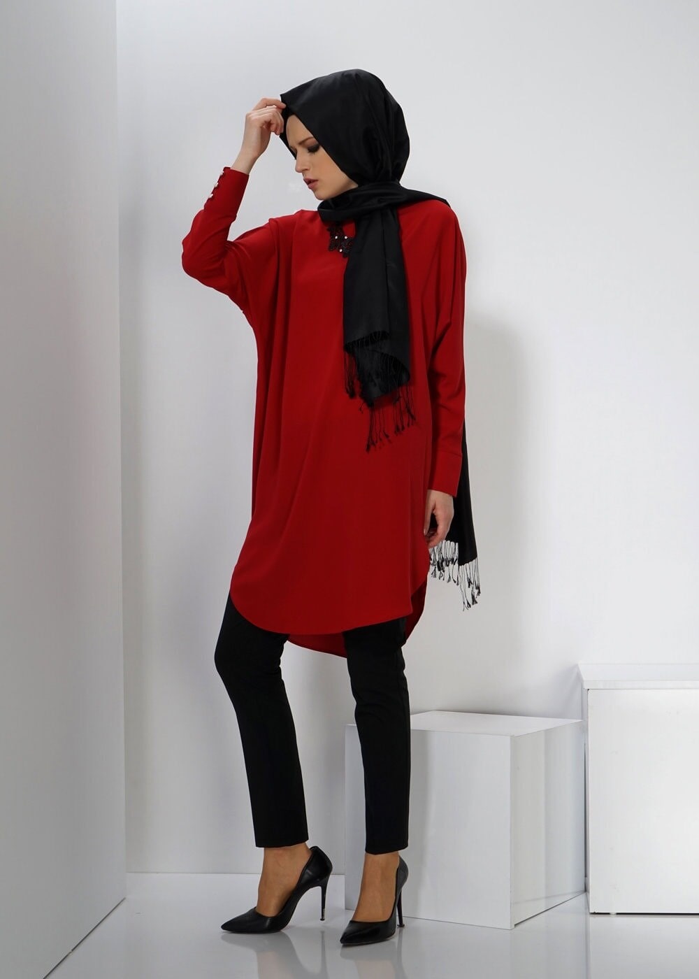 Tesettür giyim KIRMIZI ASİMETRİK KESİM TUNİK 4464