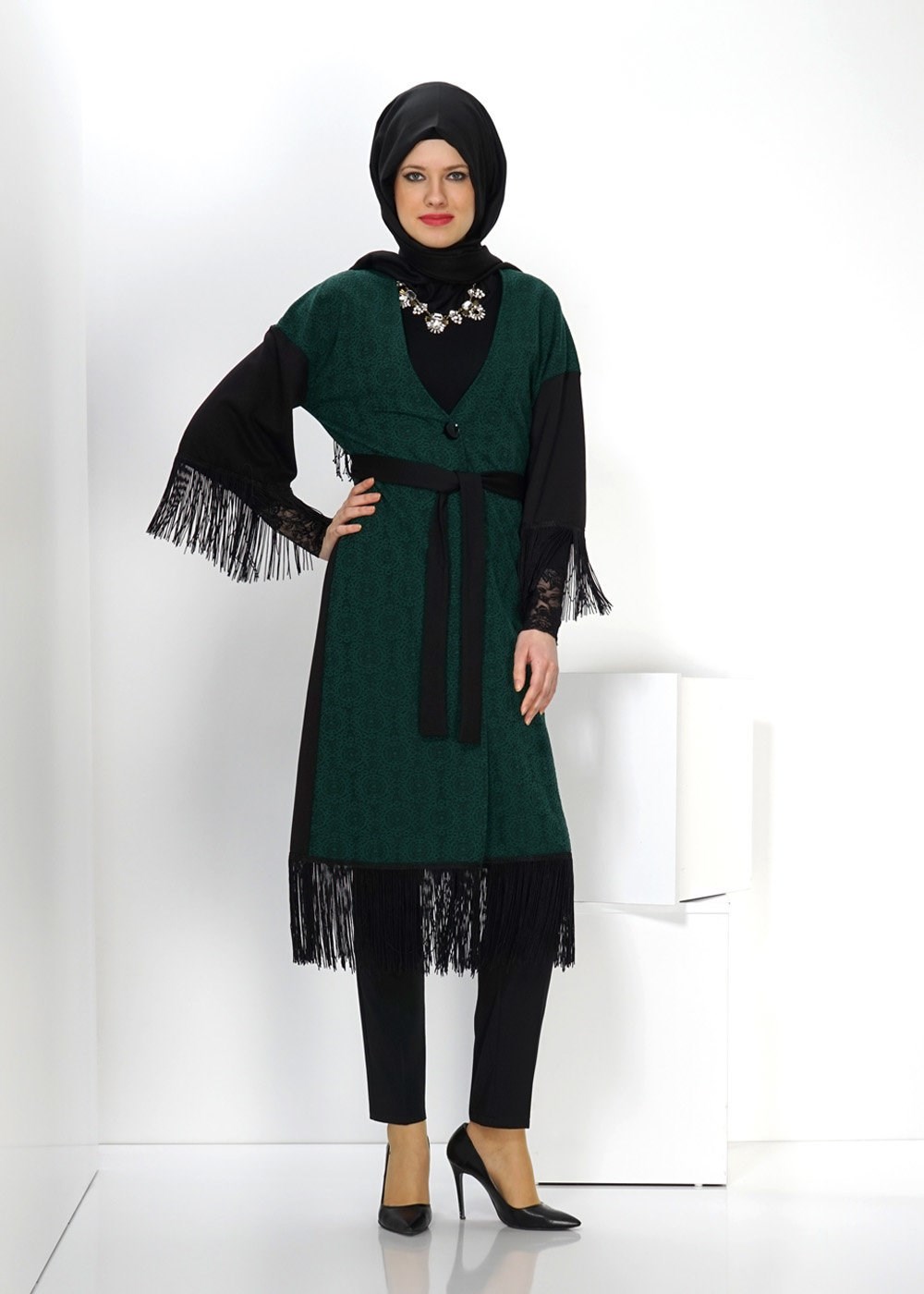Tesettür giyim YEŞİL PÜSKÜL DETAYLI TUNİK 4492