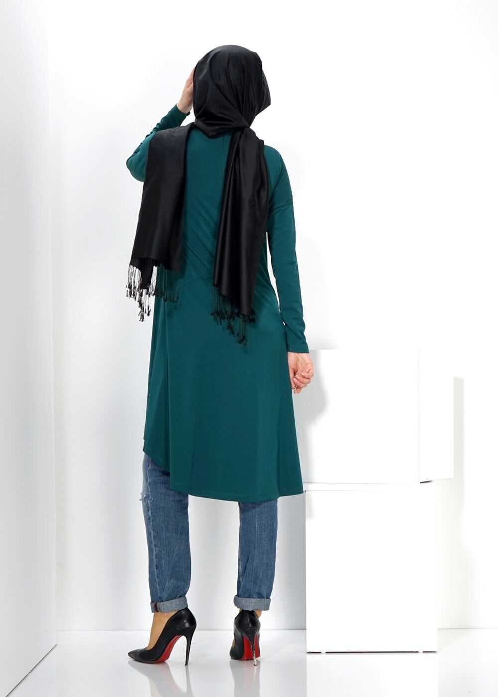 Tesettür giyim YEŞİL ASİMETRİK KESİM BASKILI TUNİK 4518