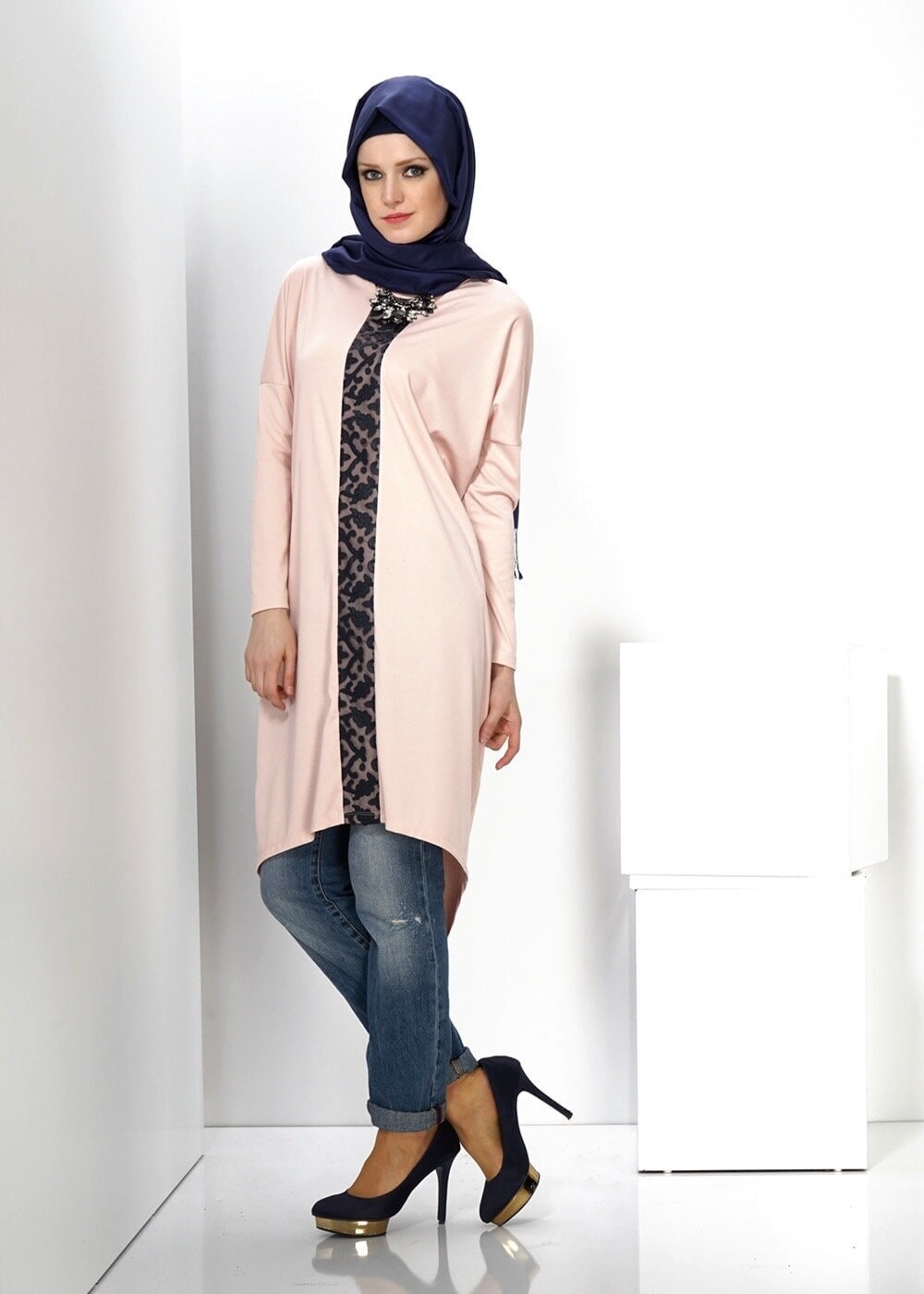 Tesettür giyim PUDRA DESENLİ ASİMETRİK KESİM TUNİK 4529