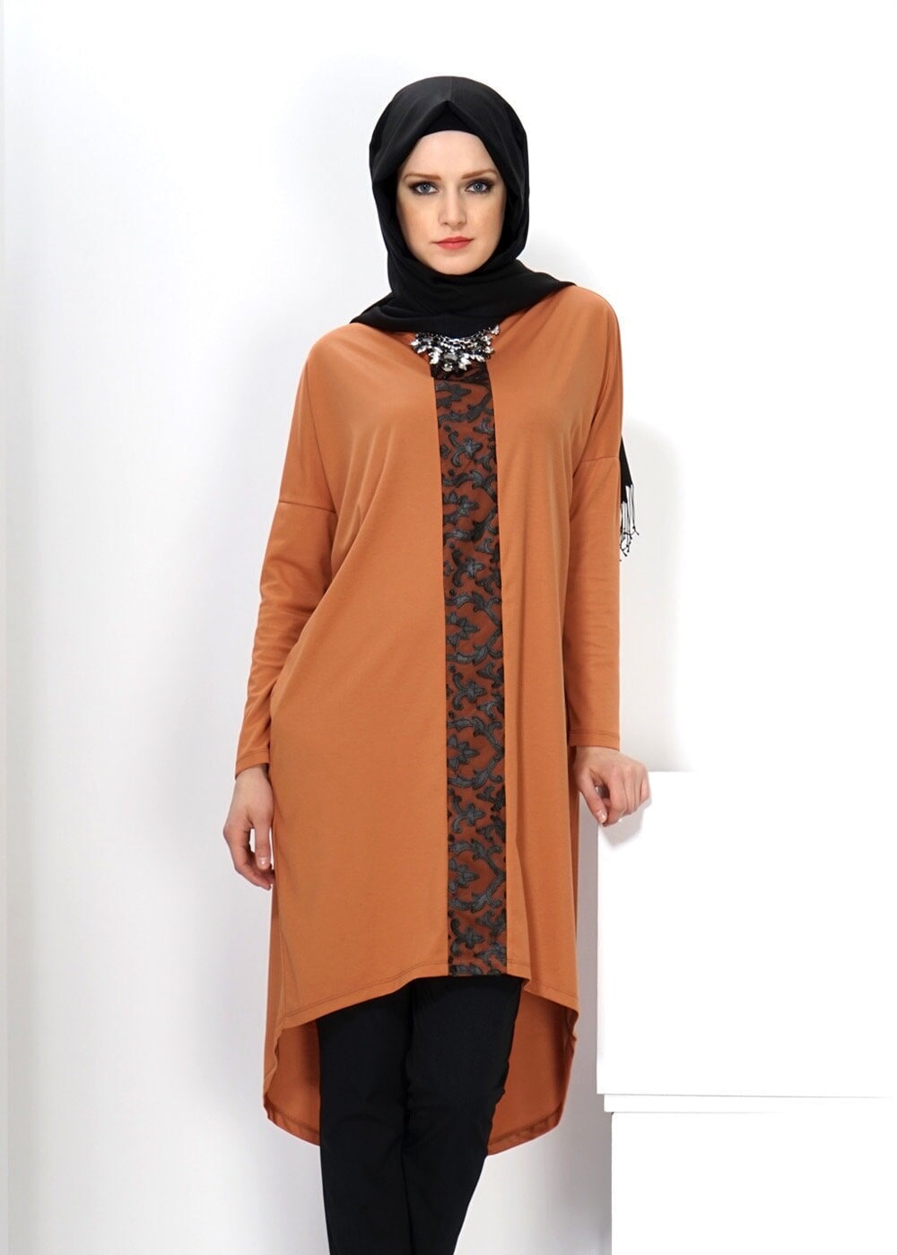 Tesettür giyim KAHVE DESENLİ ASİMETRİK KESİM TUNİK 4529
