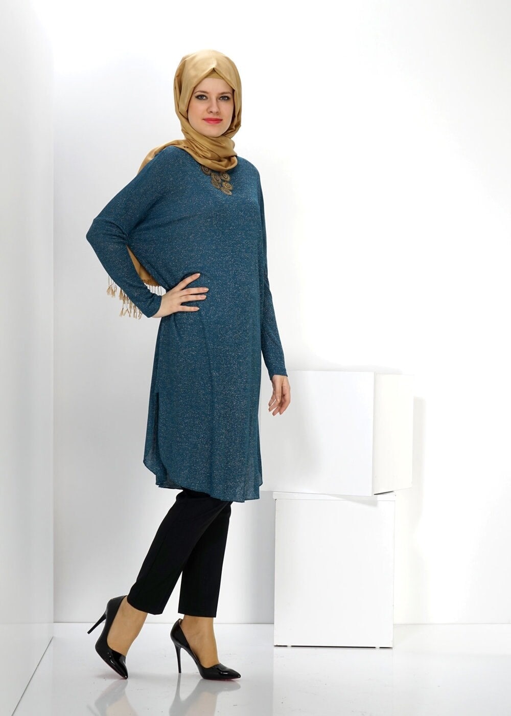 Tesettür giyim MAVİ YARASA KOL TUNİK 4534