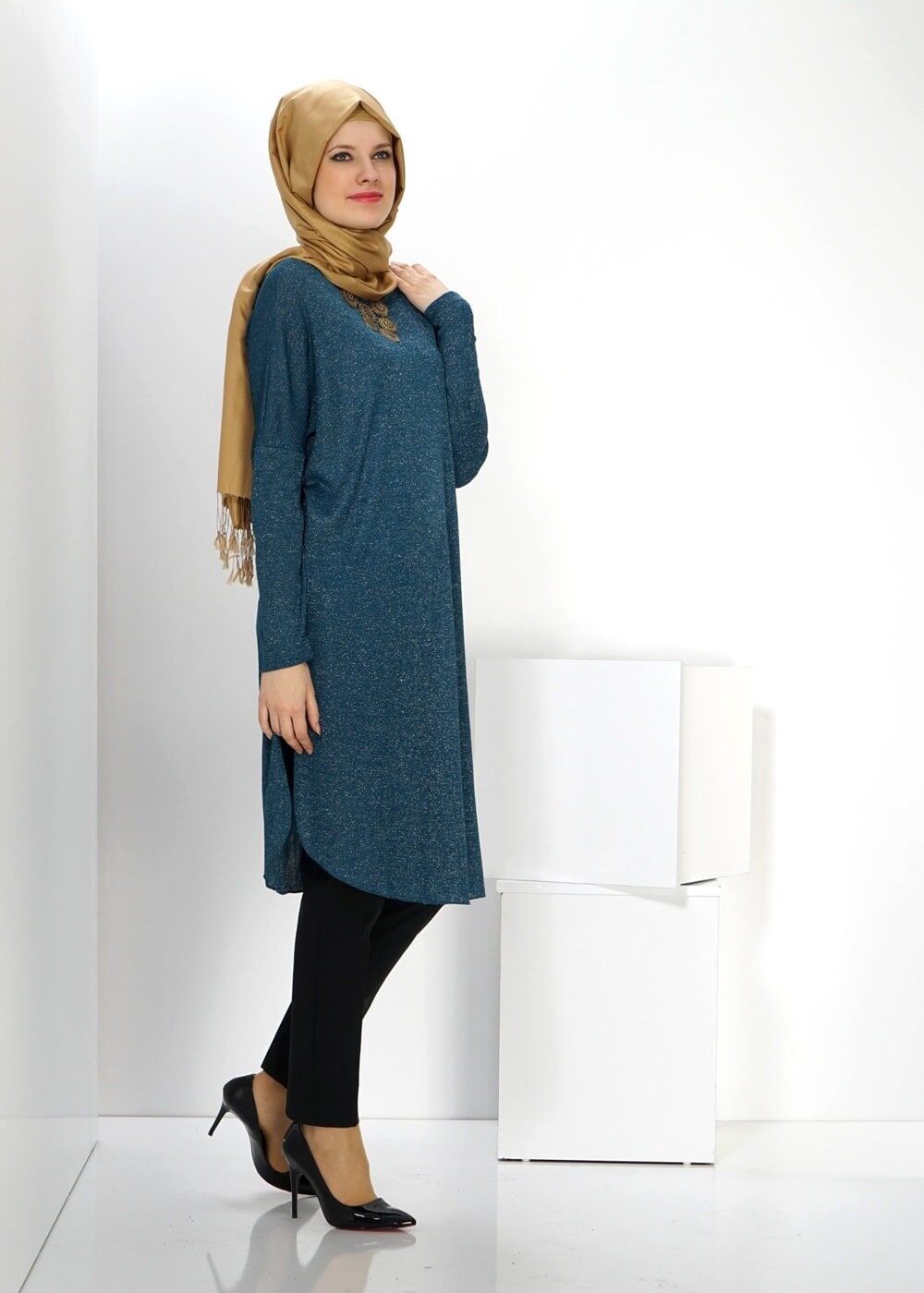 Tesettür giyim MAVİ YARASA KOL TUNİK 4534