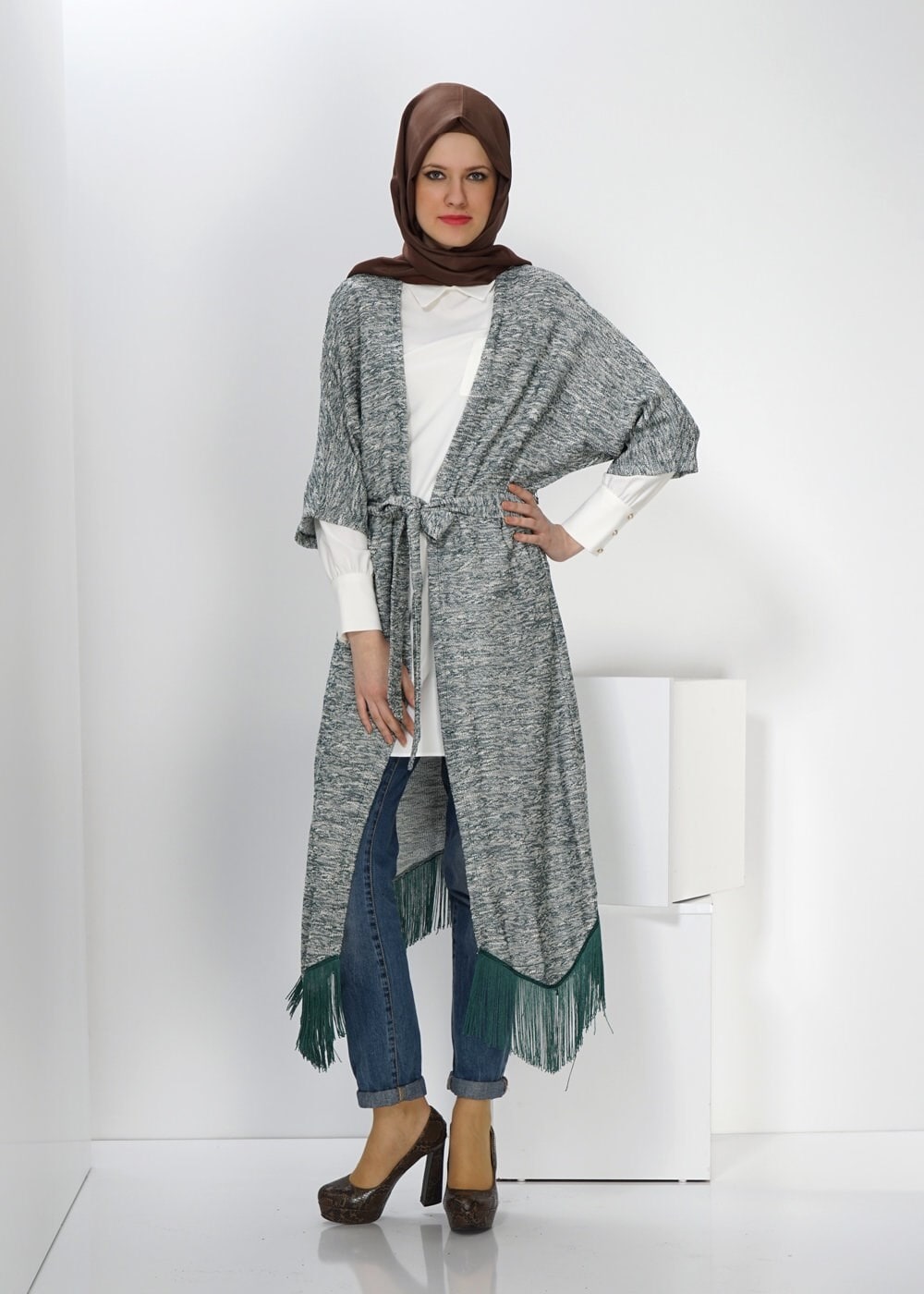 Tesettür giyim YEŞİL PÜSKÜL DETAYLI TUNİK 4543