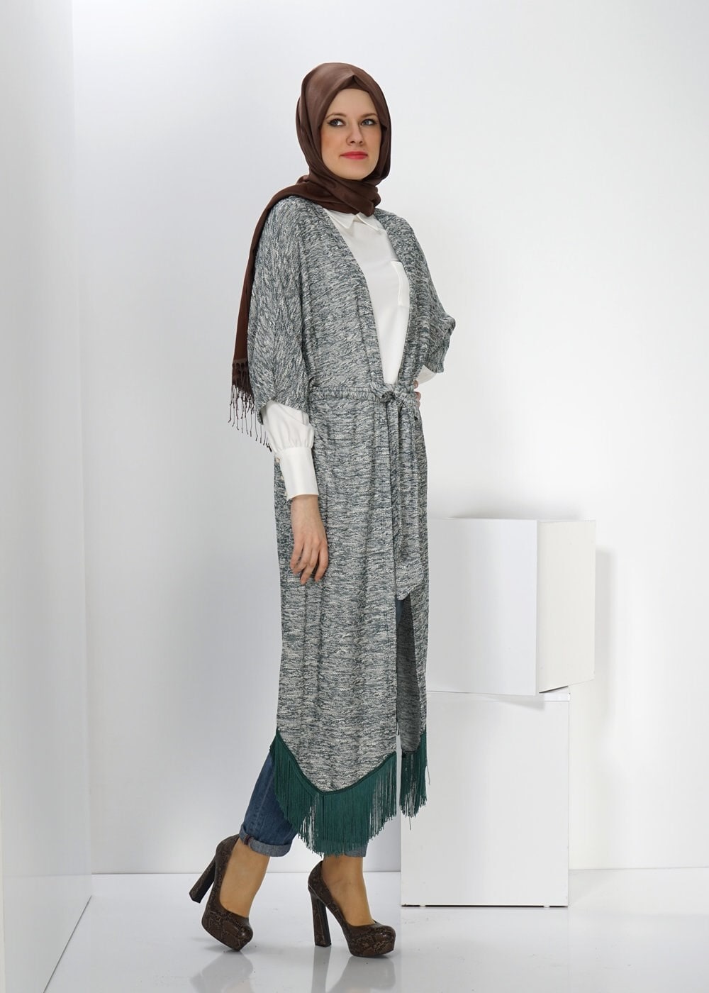 Tesettür giyim YEŞİL PÜSKÜL DETAYLI TUNİK 4543