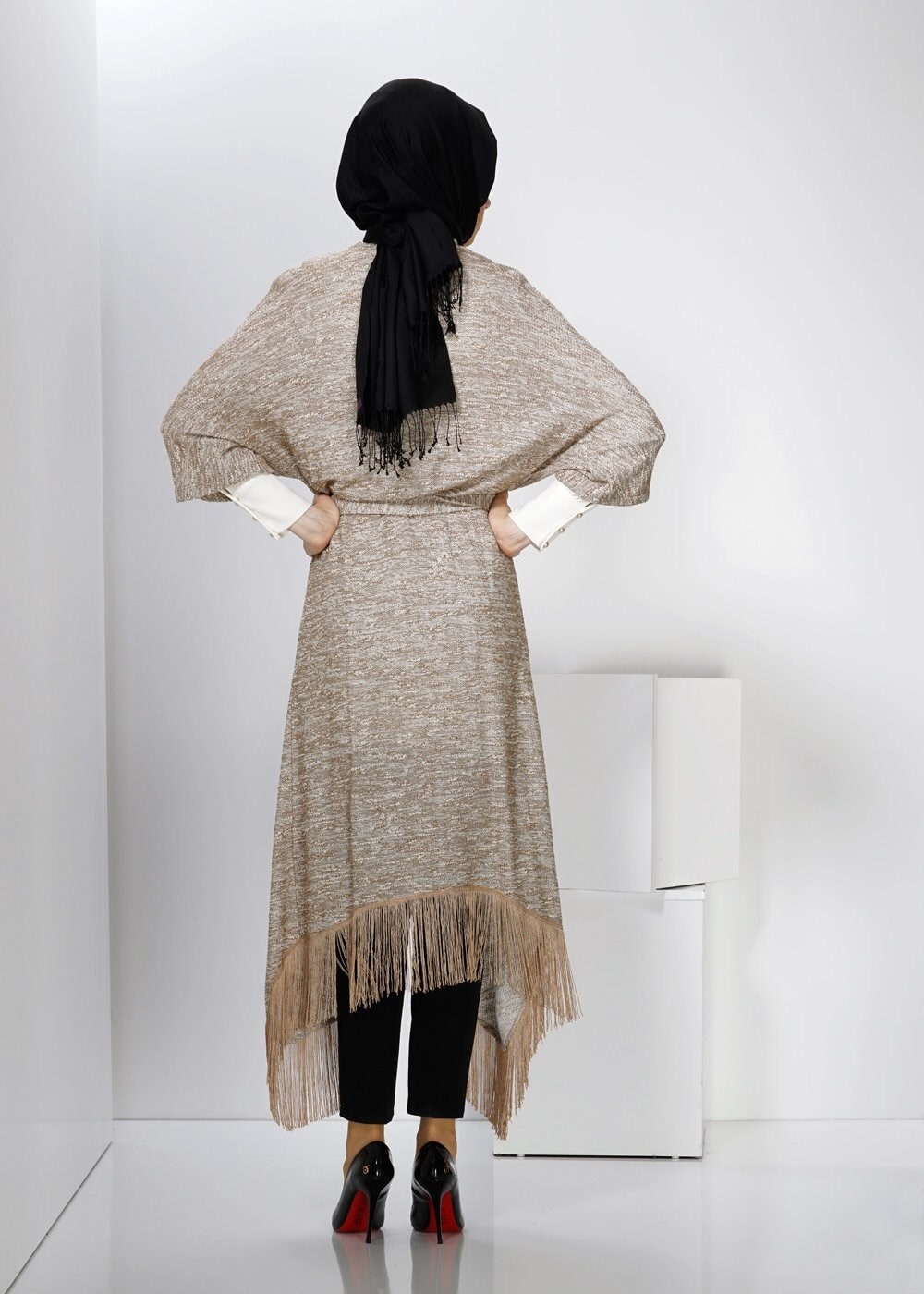 Tesettür giyim BEJ PÜSKÜL DETAYLI TUNİK 4543