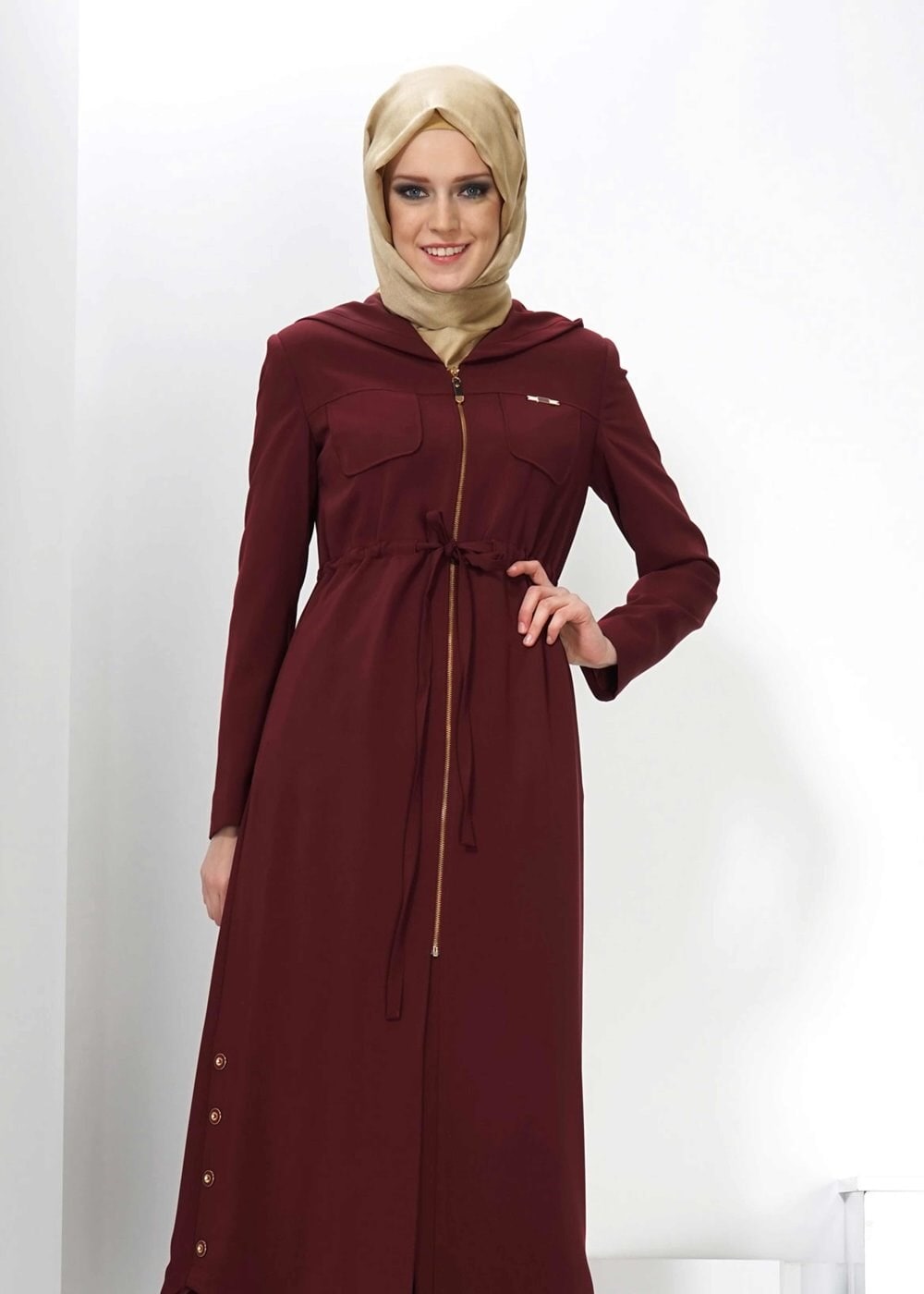 Tesettür giyim BORDO KAPÜŞONLU TRENÇKOT 1373
