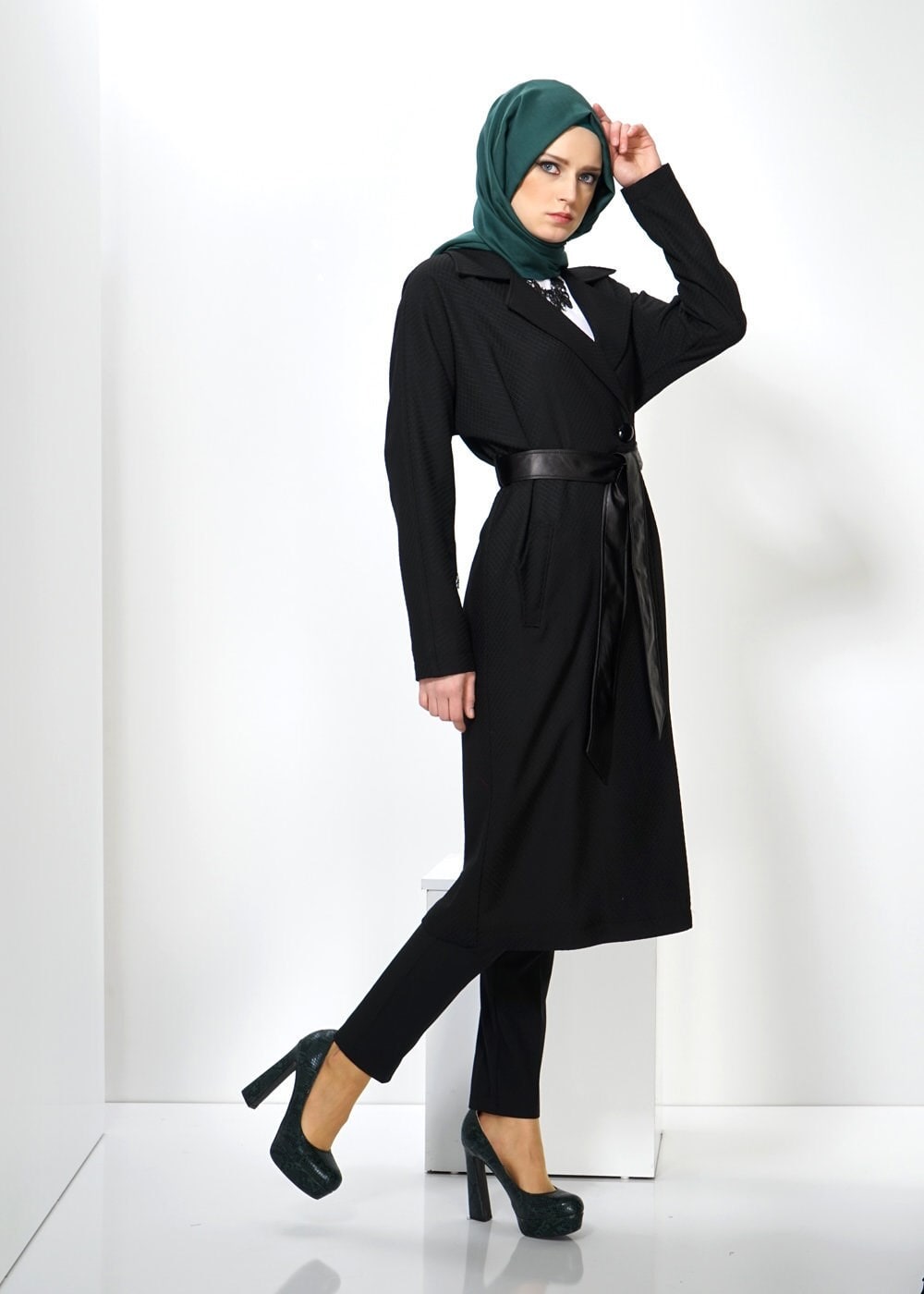 Tesettür giyim SİYAH 1402 TRENÇKOT