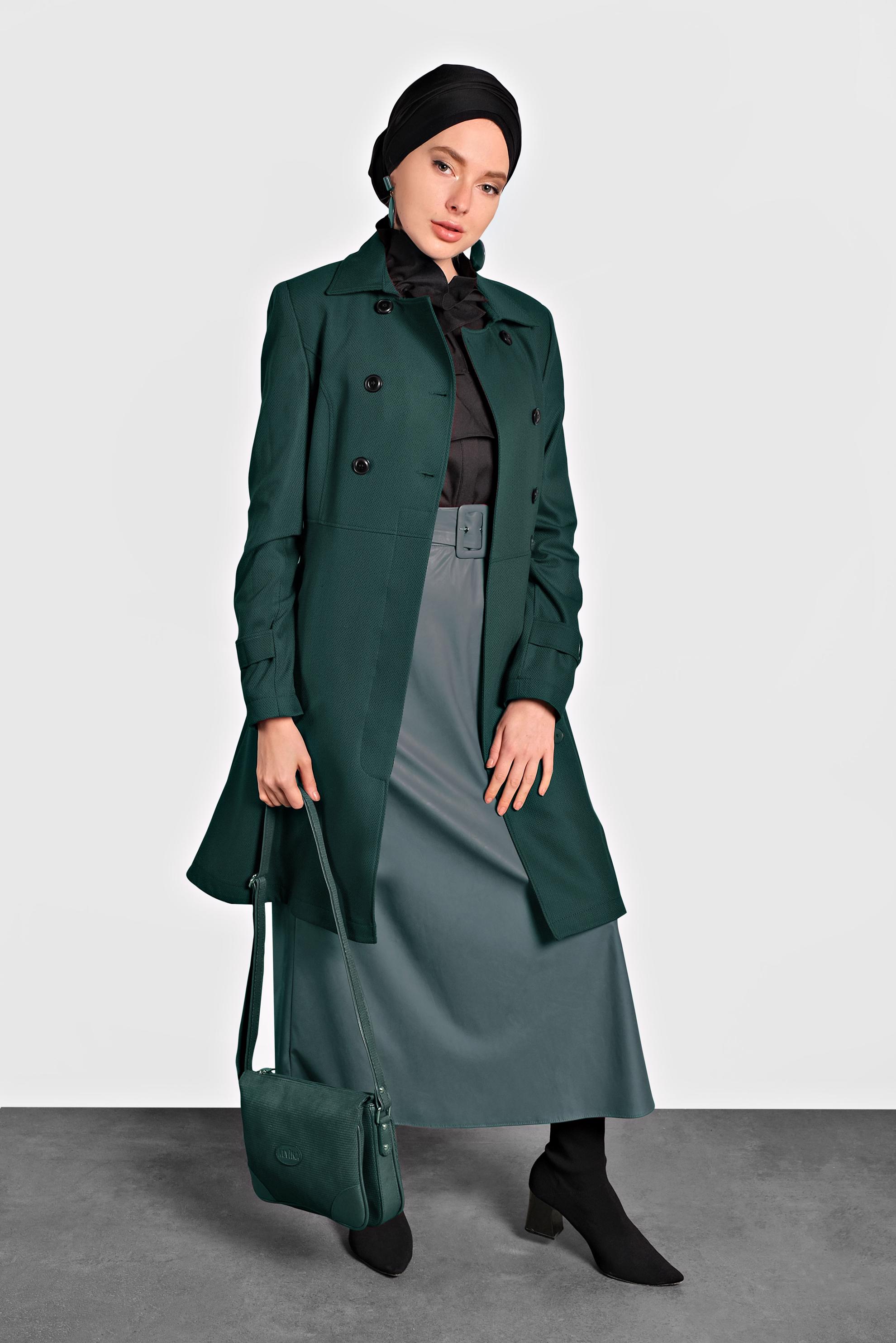 Tesettür giyim YEŞİL ETEĞİ VOLANLI TRENÇKOT 1405