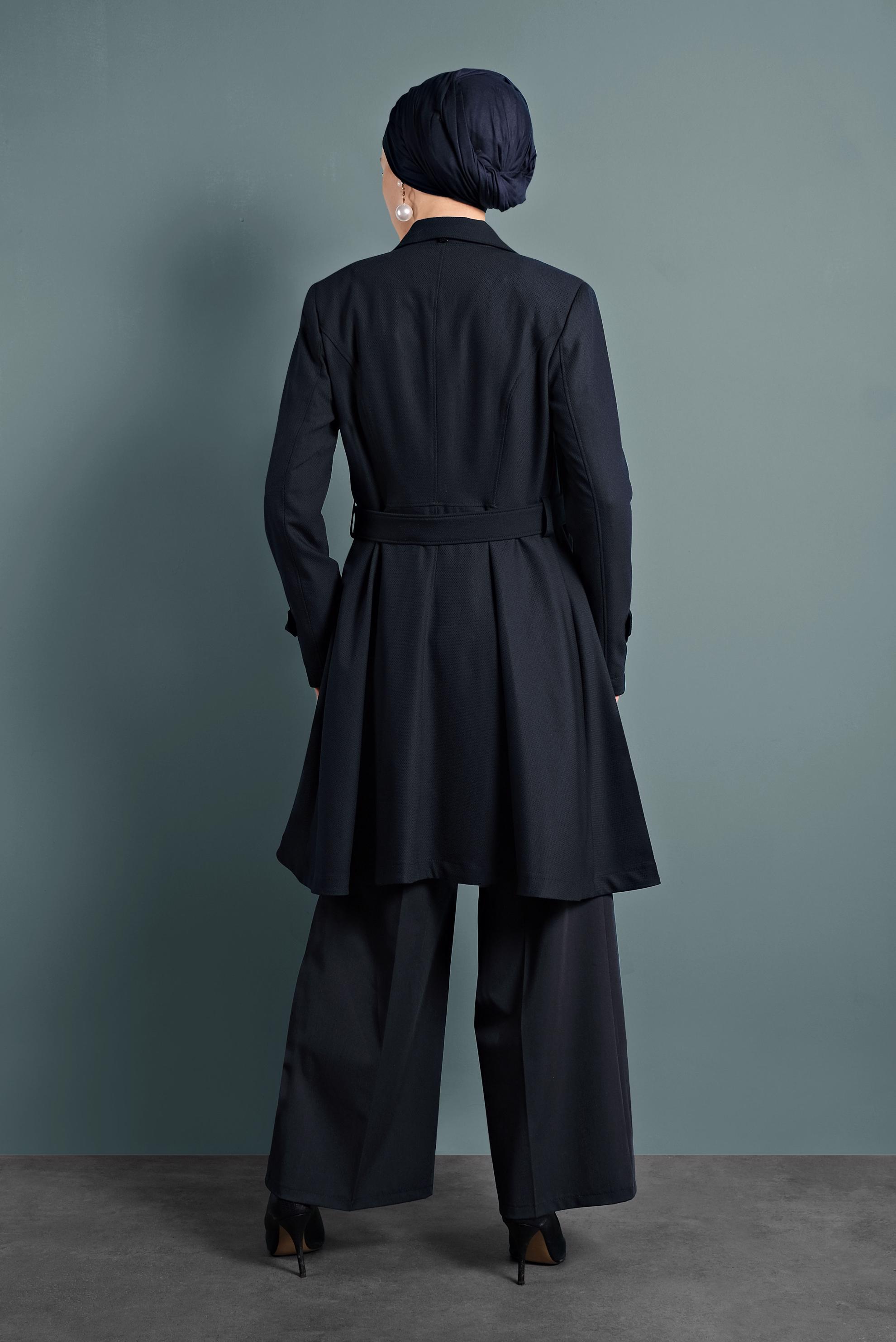 Tesettür giyim LACİVERT ETEĞİ VOLANLI TRENÇKOT 1405