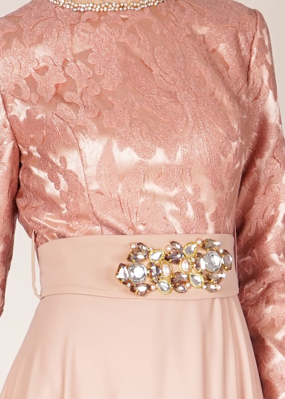 Tesettür giyim PUDRA TAŞ DETAYLI ABİYE ELBİSE 5009