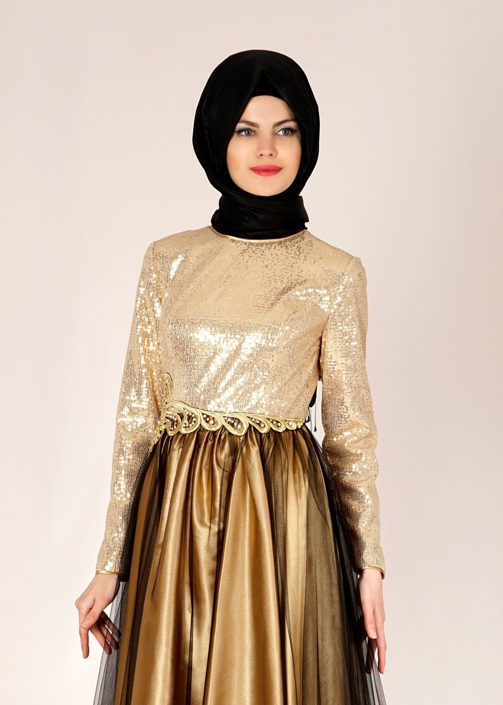 Tesettür giyim ALTIN PUL PAYET İŞLEMELİ PİLİSELİ ABİYE ELBİSE 5019