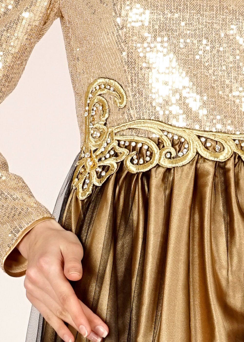 Tesettür giyim ALTIN PUL PAYET İŞLEMELİ PİLİSELİ ABİYE ELBİSE 5019