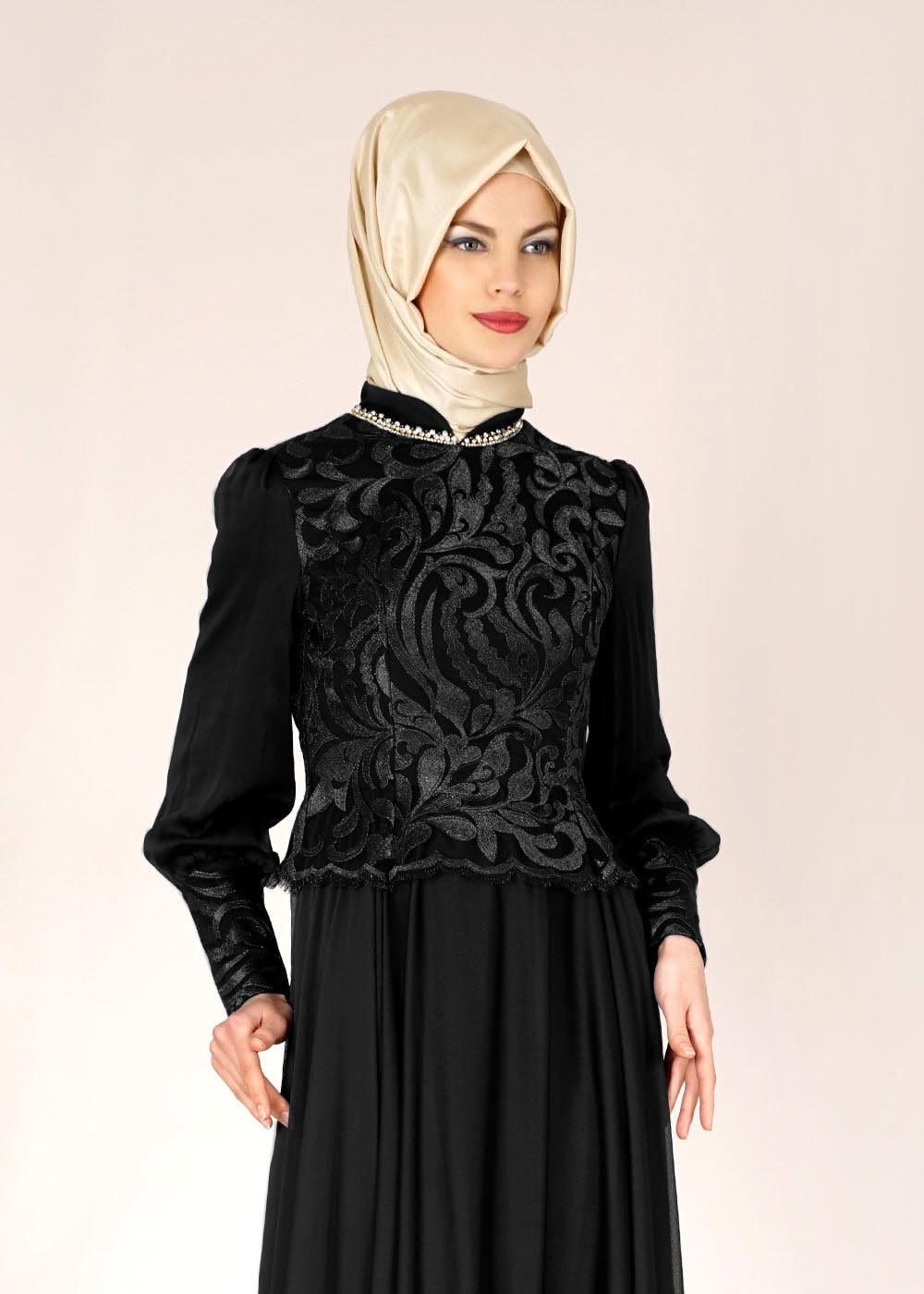 Tesettür giyim SİYAH DESENLİ ŞİFON ABİYE ELBİSE 5036