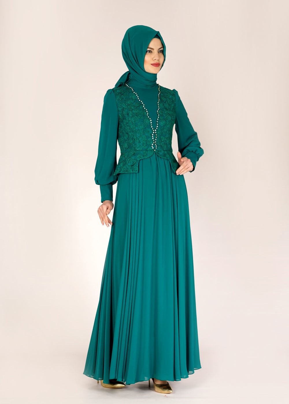 Tesettür giyim YEŞİL İŞLEMELİ TAŞ DETAYLI ŞİFON ABİYE ELBİSE 5052  