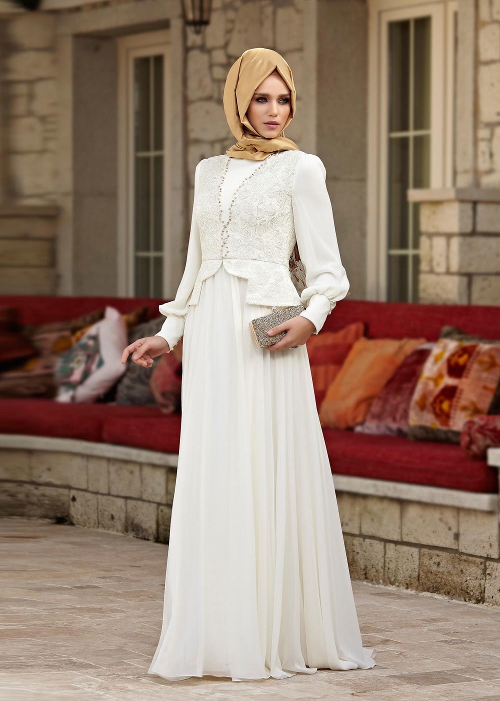 Tesettür giyim BEYAZ İŞLEMELİ TAŞ DETAYLI ŞİFON ABİYE ELBİSE 5052  