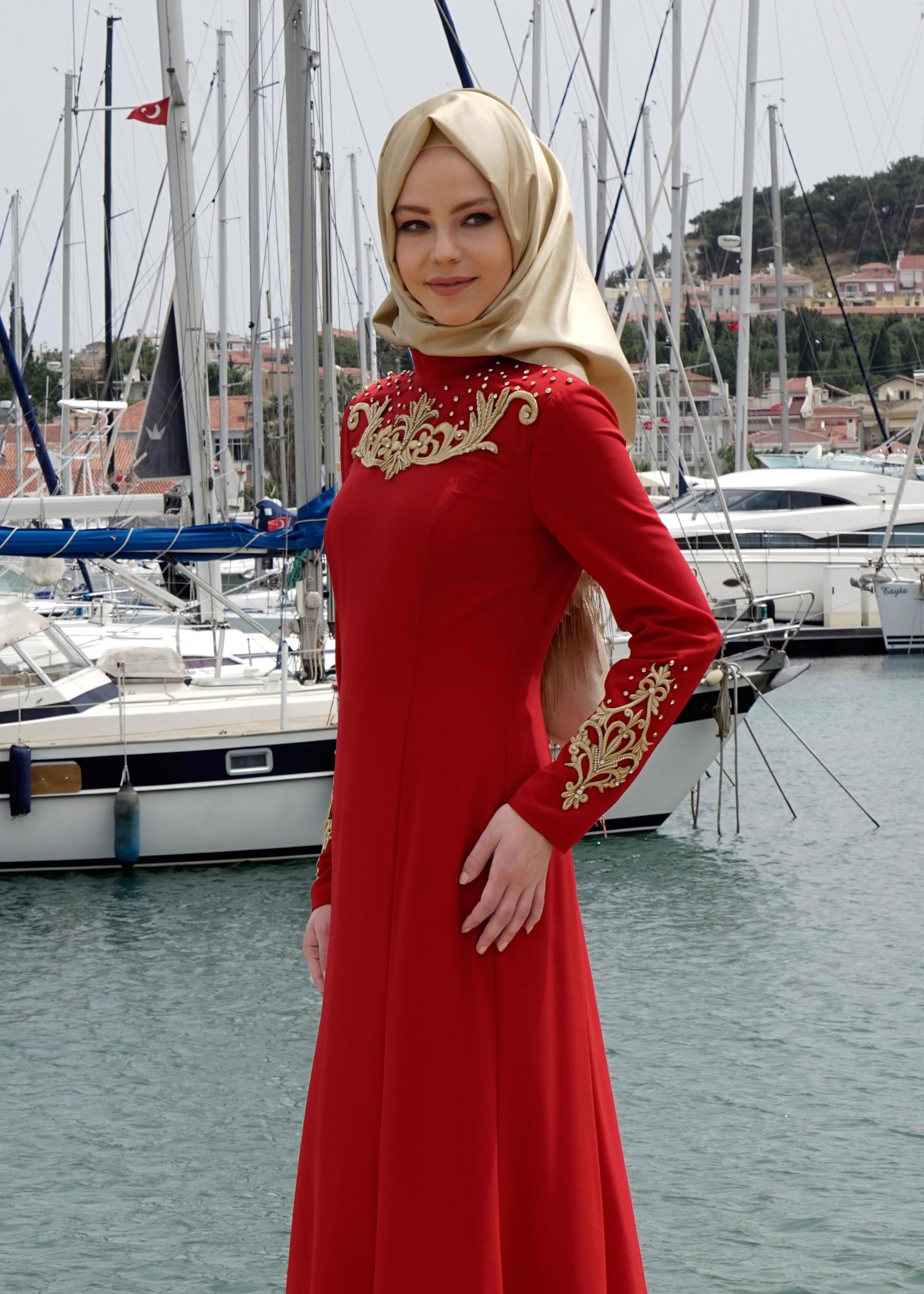 Tesettür giyim KIRMIZI İŞLEME DETAYLI ABİYE ELBİSE 5057