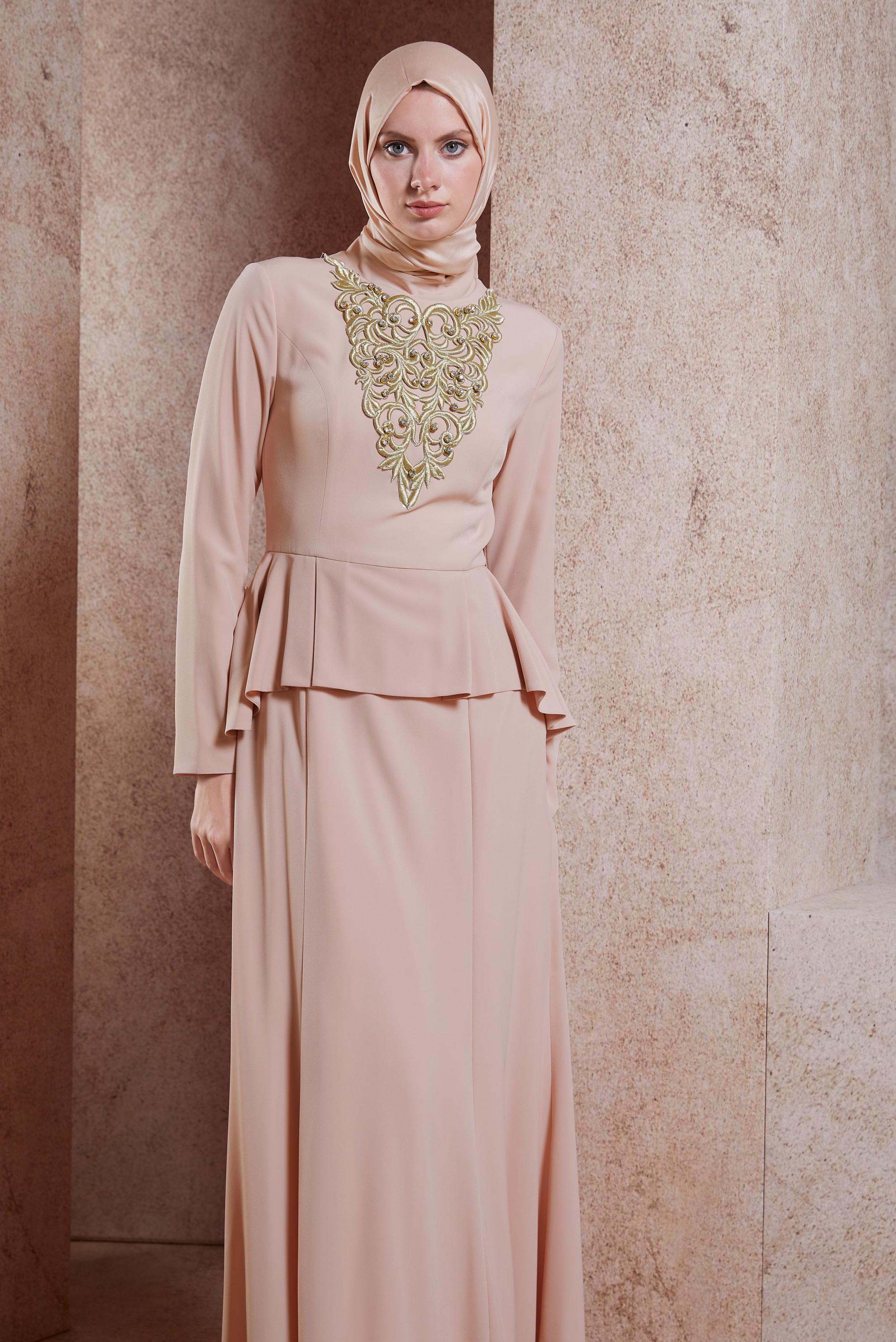 Tesettür giyim PUDRA İŞLEME DETAYLI VOLANLI ABİYE 5059 