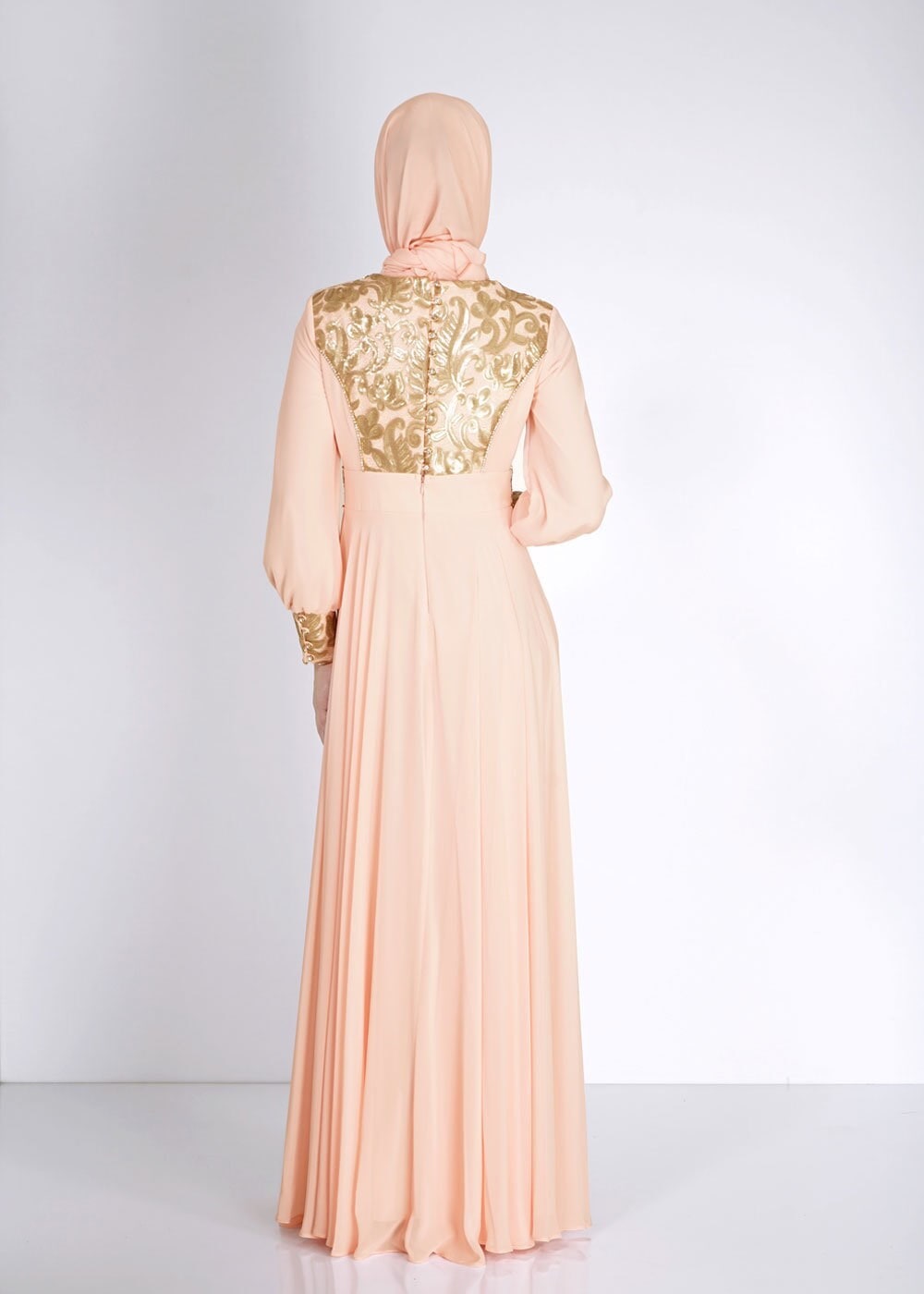 Tesettür giyim PUDRA DANTEL DETAYLI TAŞ DÜĞMELİ ABİYE ELBİSE 5068