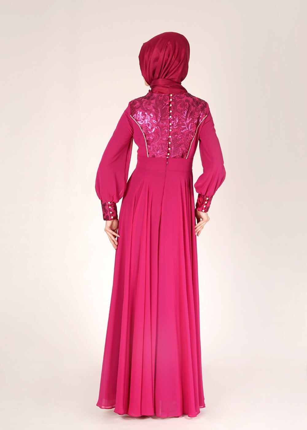 Tesettür giyim MOR DANTEL DETAYLI TAŞ DÜĞMELİ ABİYE ELBİSE 5068