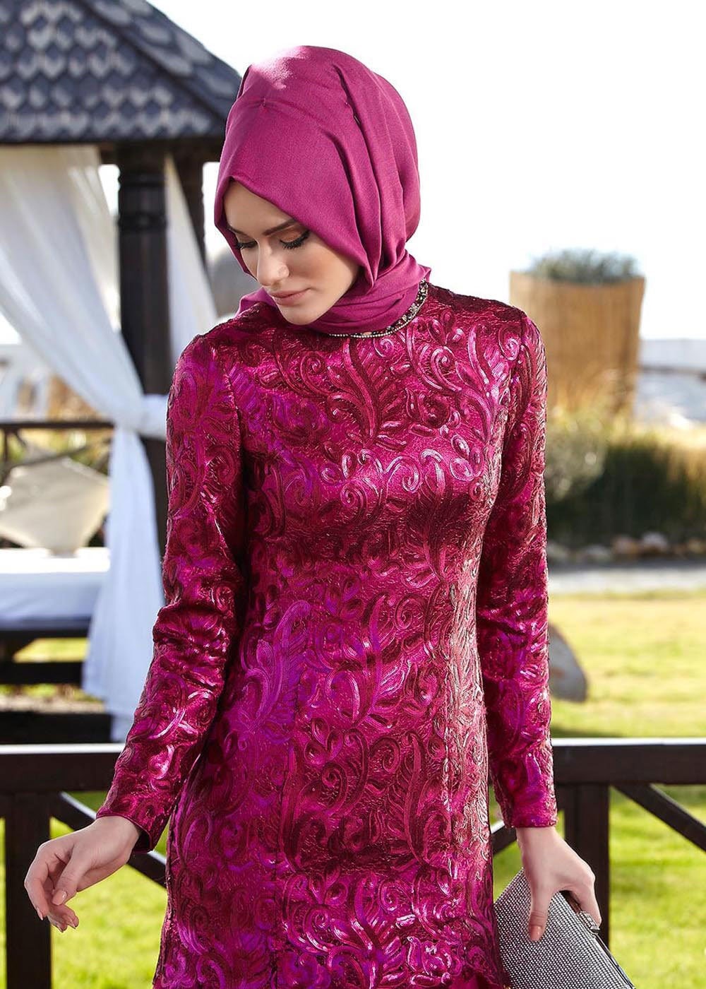 Tesettür giyim FUŞYA DESENLİ ETEK UCU PİLİSELİ ABİYE ELBİSE 5072