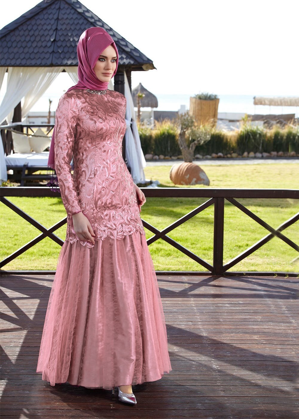 Tesettür giyim PUDRA DESENLİ ETEK UCU PİLİSELİ ABİYE ELBİSE 5072