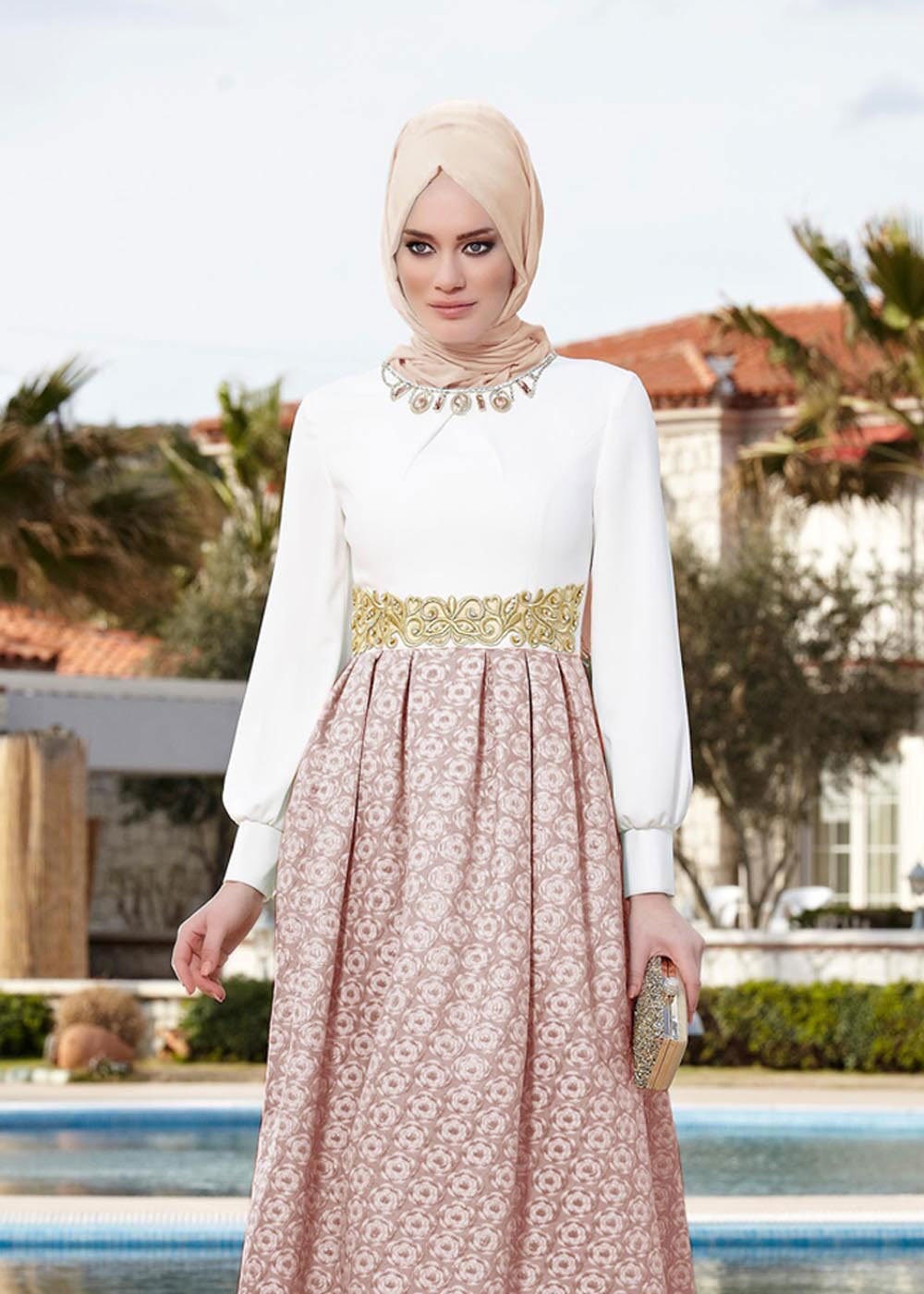 Tesettür giyim ALTIN DESENLİ İŞLEME DETAYLI ABİYE ELBİSE 5073