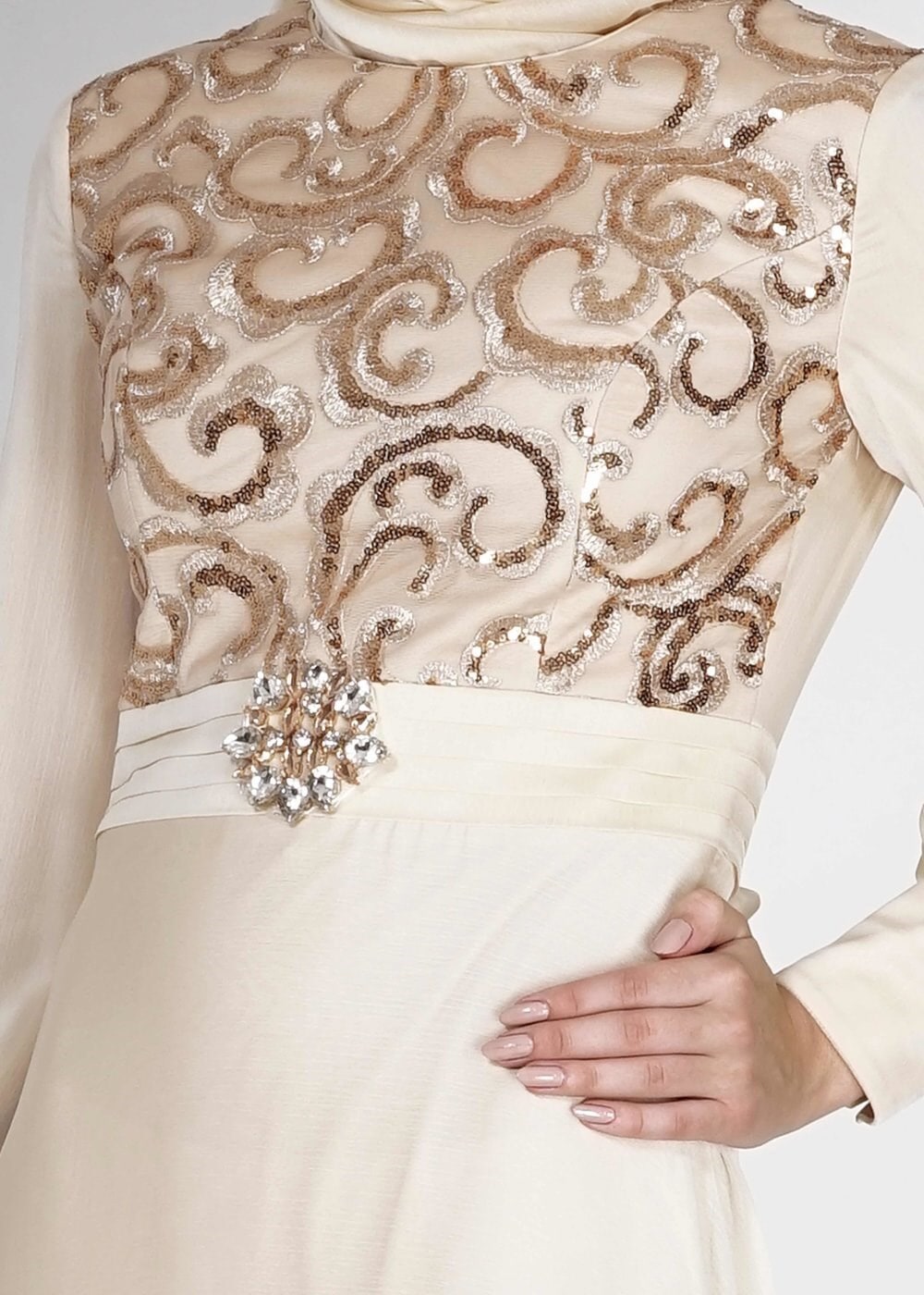 Tesettür giyim BEJ PUL PAYETLİ DÜĞME DETAYLI ŞİFON ABİYE ELBİSE 5086