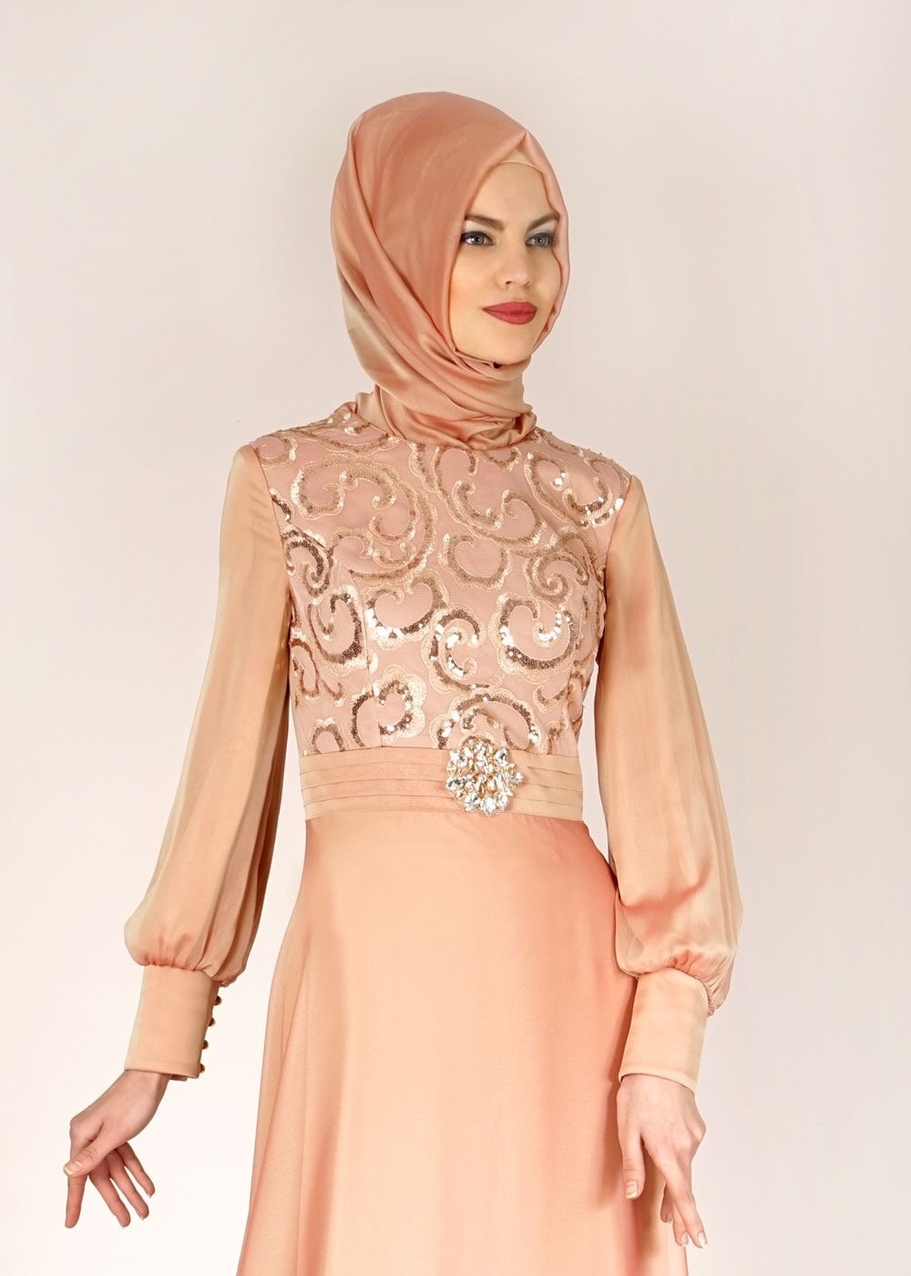 Tesettür giyim PUDRA PUL PAYETLİ DÜĞME DETAYLI ŞİFON ABİYE ELBİSE 5086