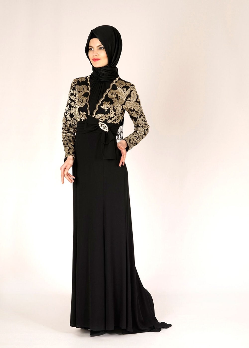 Tesettür giyim SİYAH İŞLEMELİ KREP ABİYE ELBİSE 5088