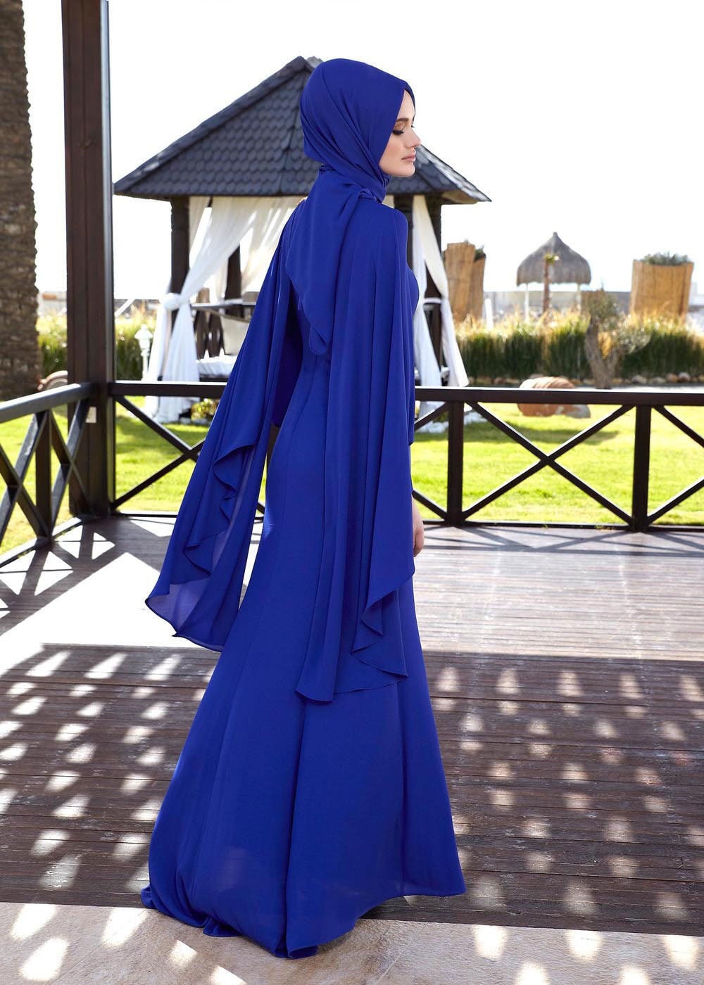 Tesettür giyim MAVİ KOLLARI VOLANLI TAŞ İŞLEMELİ ABİYE ELBİSE 5091