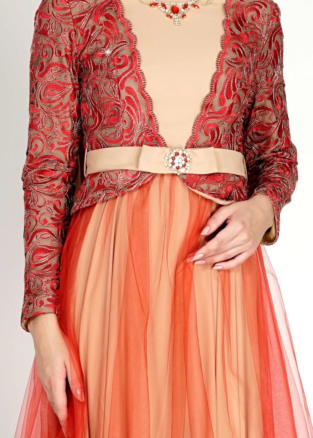 Tesettür giyim KIRMIZI ETNİK DESENLİ TÜLLÜ ABİYE ELBİSE 5112