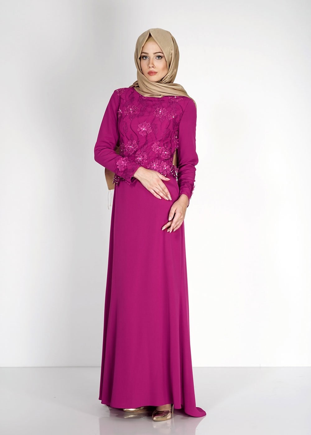 Tesettür giyim FUŞYA ÜÇ BOYUTLU ÇİÇEK DETAYLI TAŞLI ABİYE ELBİSE 5127