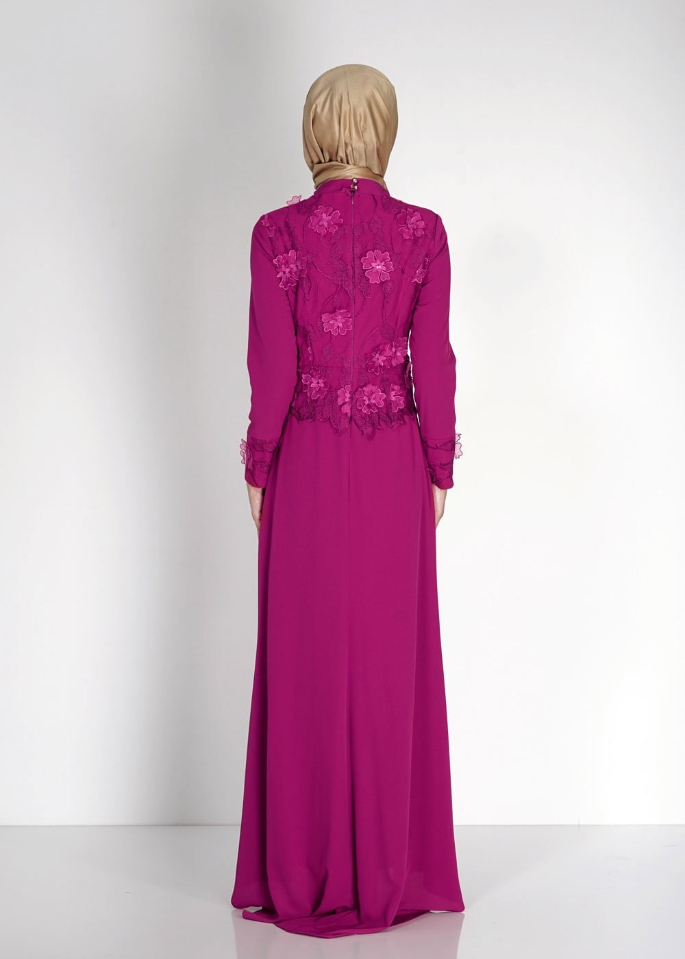 Tesettür giyim FUŞYA ÜÇ BOYUTLU ÇİÇEK DETAYLI TAŞLI ABİYE ELBİSE 5127