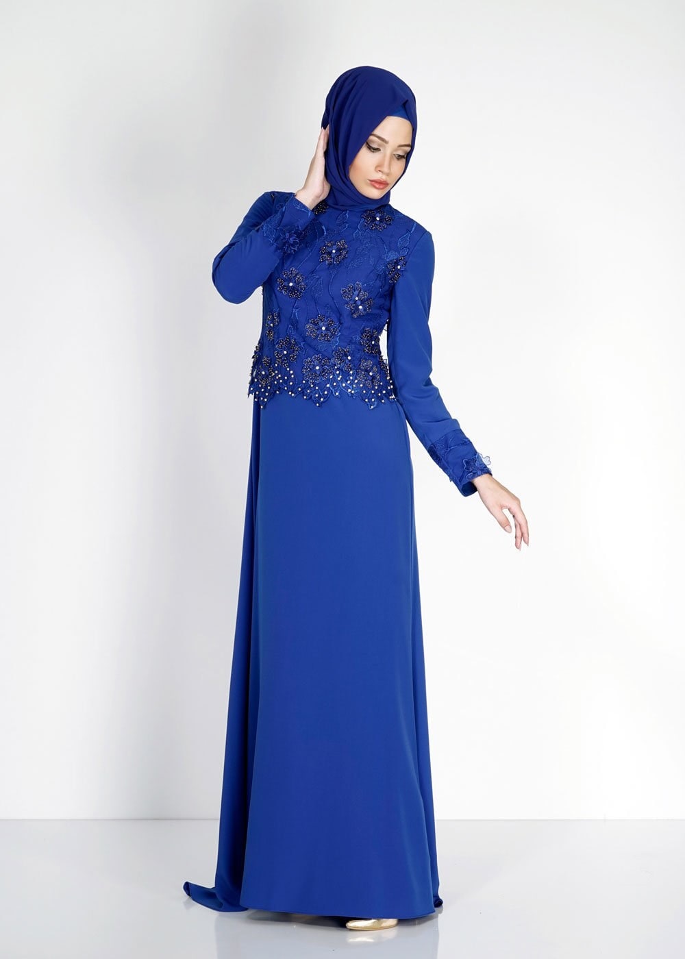 Tesettür giyim LACİVERT ÜÇ BOYUTLU ÇİÇEK DETAYLI TAŞLI ABİYE ELBİSE 5127