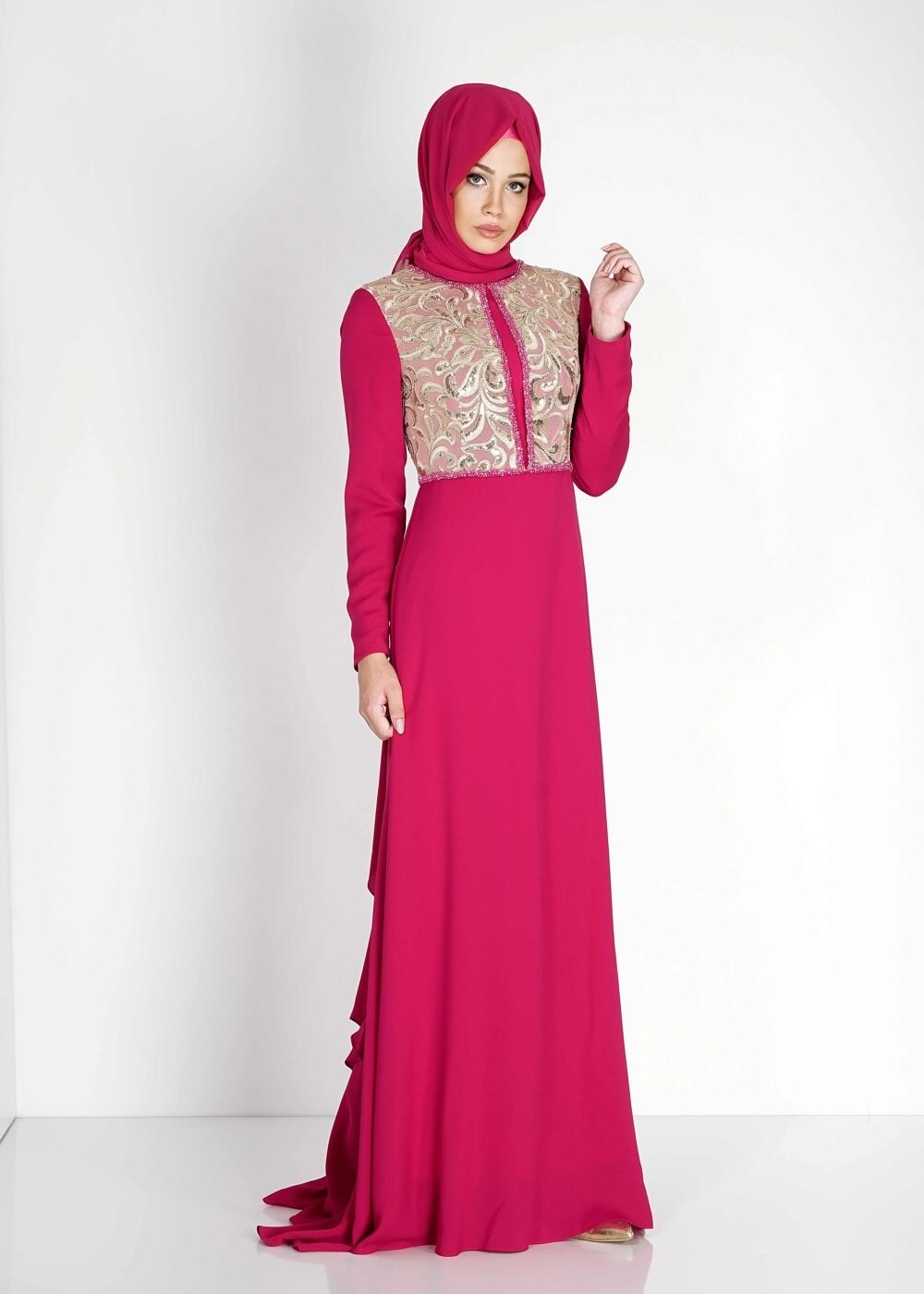 Tesettür giyim FUŞYA İŞLEMELİ ARKASI VOLANLI ABİYE ELBİSE 5131