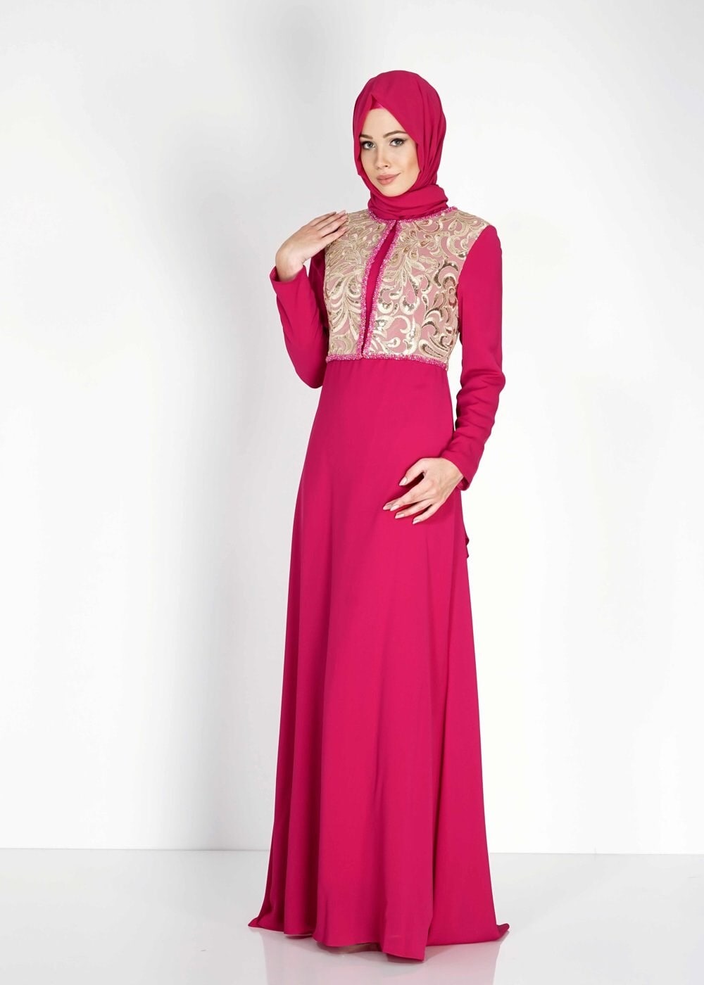 Tesettür giyim FUŞYA İŞLEMELİ ARKASI VOLANLI ABİYE ELBİSE 5131