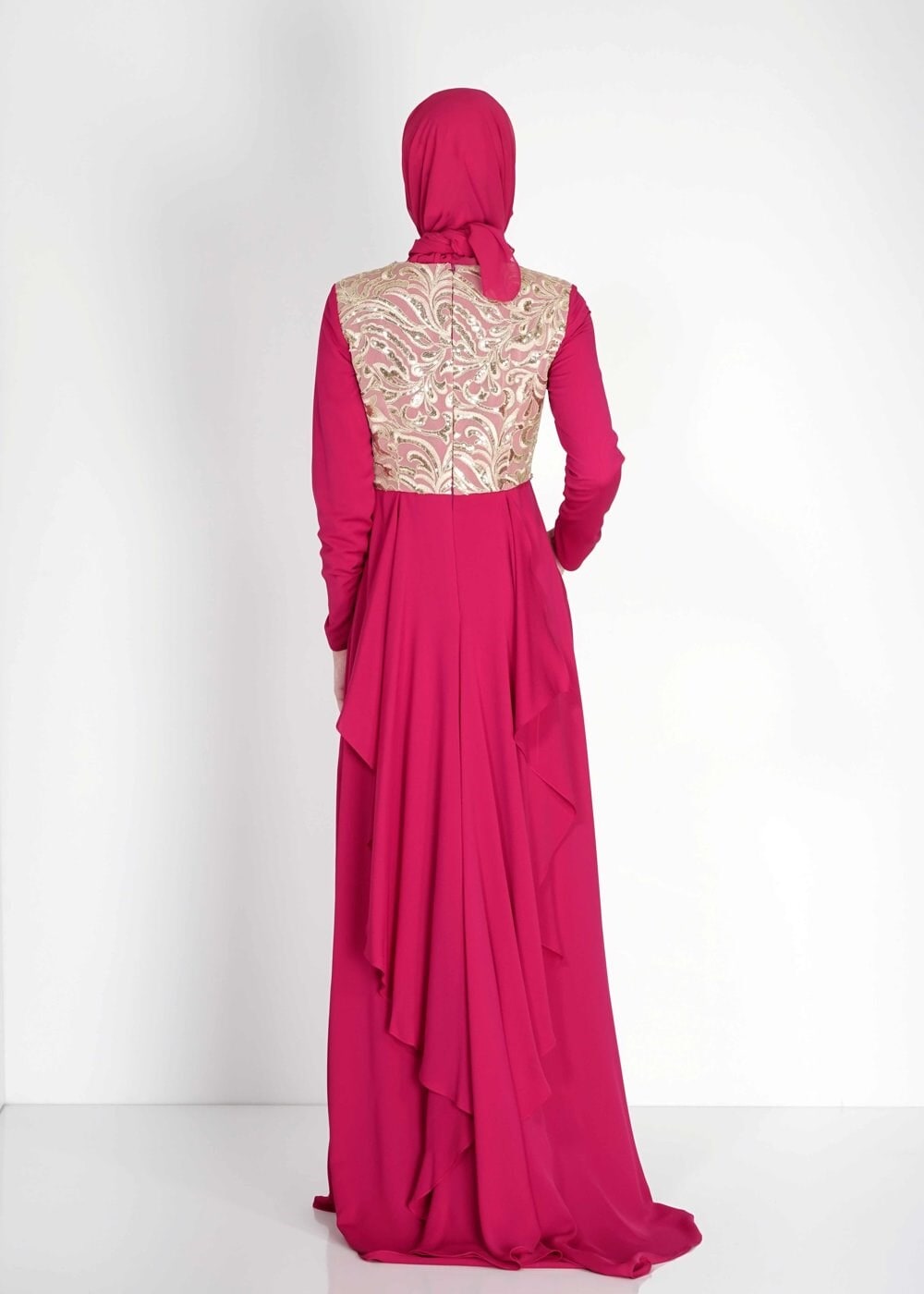 Tesettür giyim FUŞYA İŞLEMELİ ARKASI VOLANLI ABİYE ELBİSE 5131