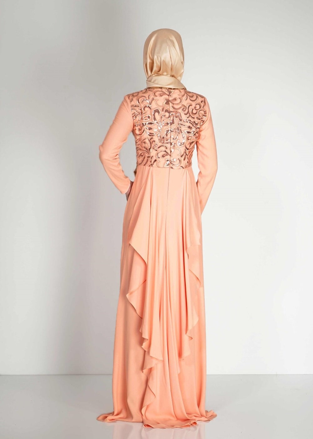 Tesettür giyim PUDRA İŞLEMELİ ARKASI VOLANLI ABİYE ELBİSE 5131