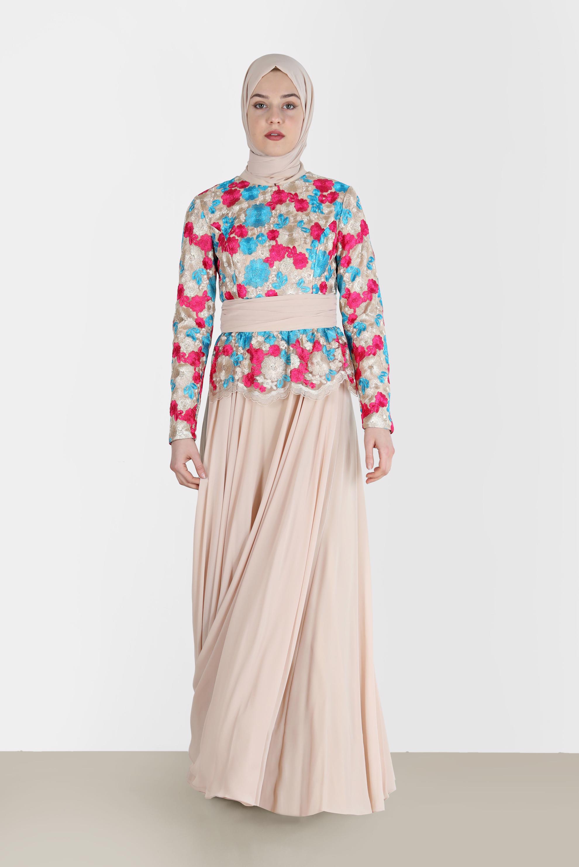 Tesettür giyim PUDRA BELİ KUŞAK DETAYLI ÇİÇEKLİ ABİYE 5153 