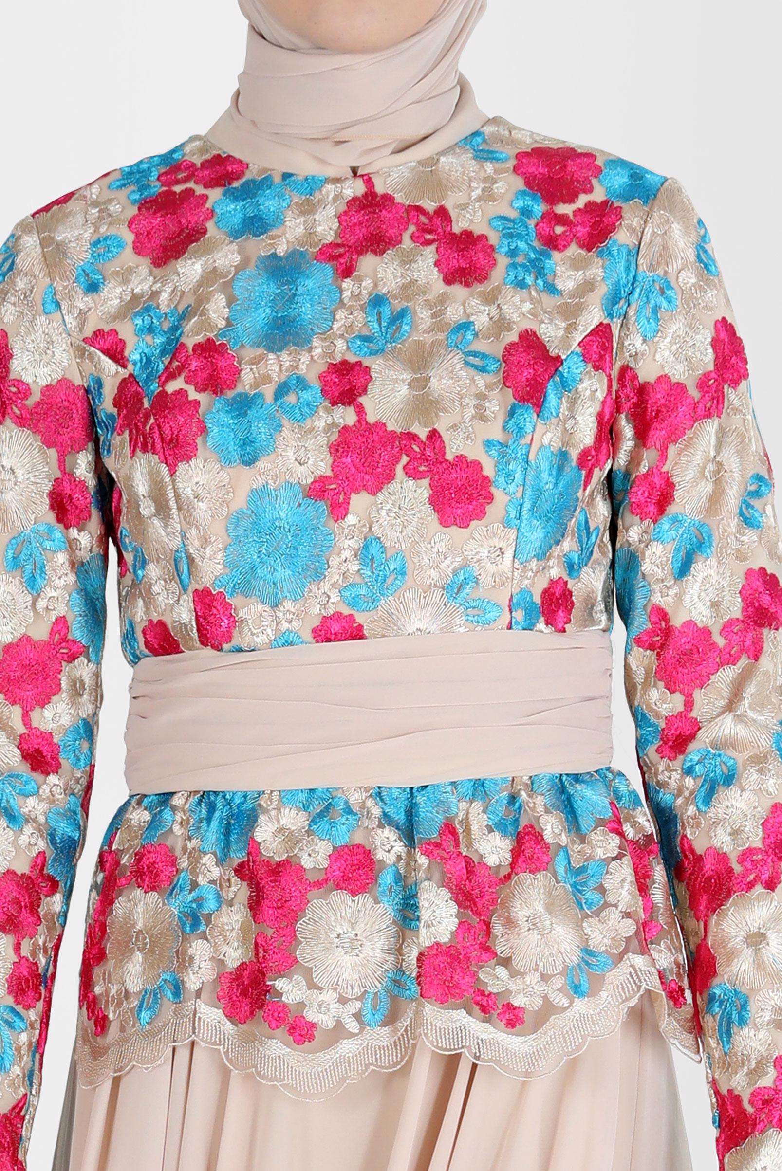 Tesettür giyim PUDRA BELİ KUŞAK DETAYLI ÇİÇEKLİ ABİYE 5153 