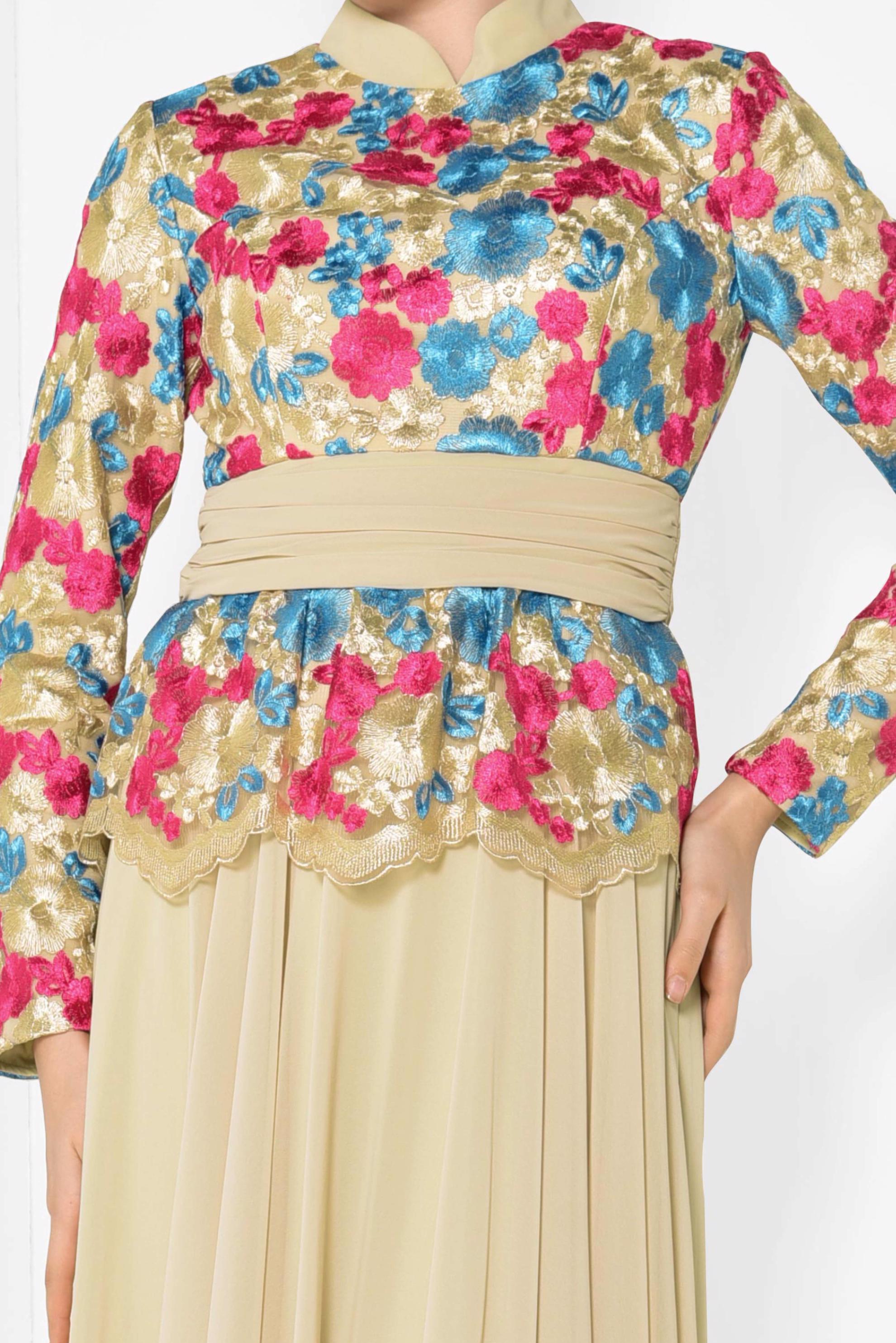 Tesettür giyim FUŞYA BELİ KUŞAK DETAYLI ÇİÇEKLİ ABİYE 5153 