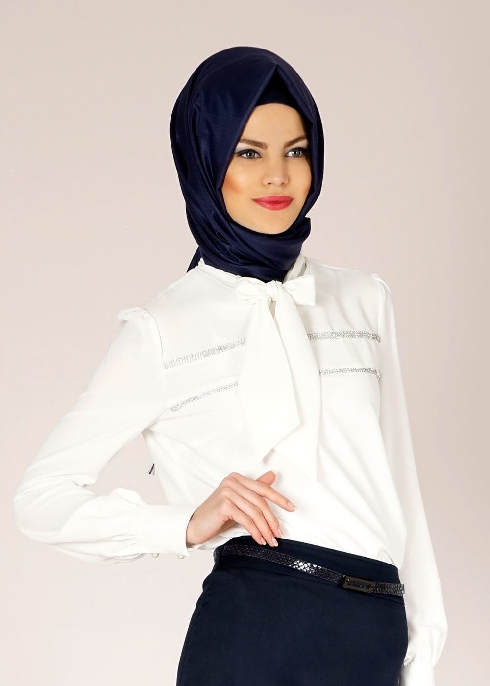 Tesettür giyim BEYAZ 4631 LORA BLUZ 38/46 TEK40