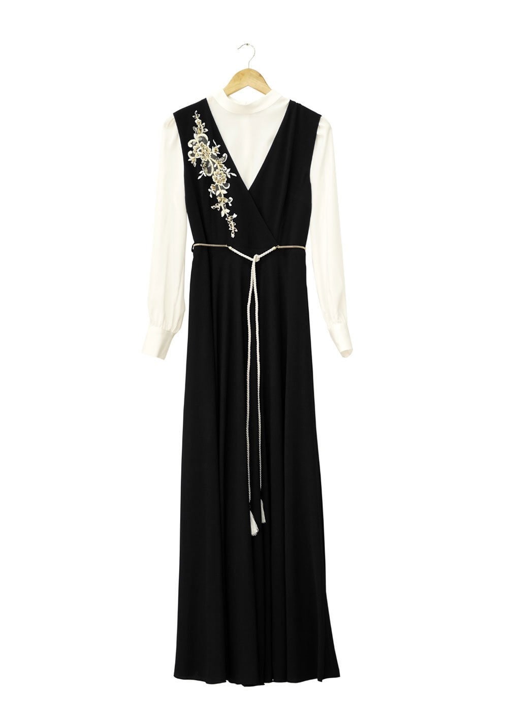 Tesettür giyim SİYAH NAKIŞ DETAYLI ELBİSELİ TAKIM 4687