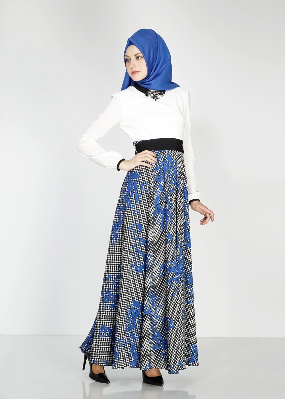 Tesettür giyim LACİVERT KAZAYAĞI DESENLİ DÜĞME DETAYLI KREP ELBİSE 4745 