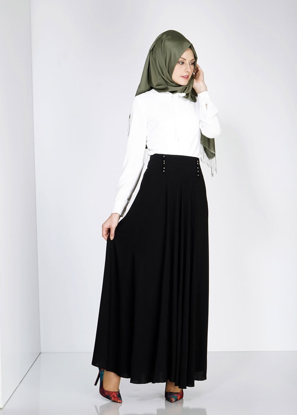 Tesettür giyim SİYAH DÜĞME DETAYLI VOLANLI ETEK 6671