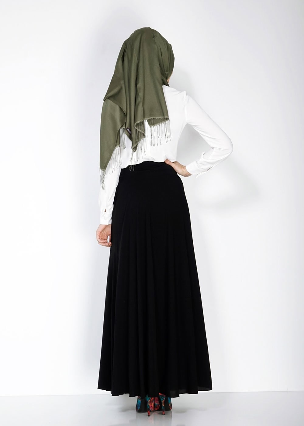 Tesettür giyim SİYAH DÜĞME DETAYLI VOLANLI ETEK 6671